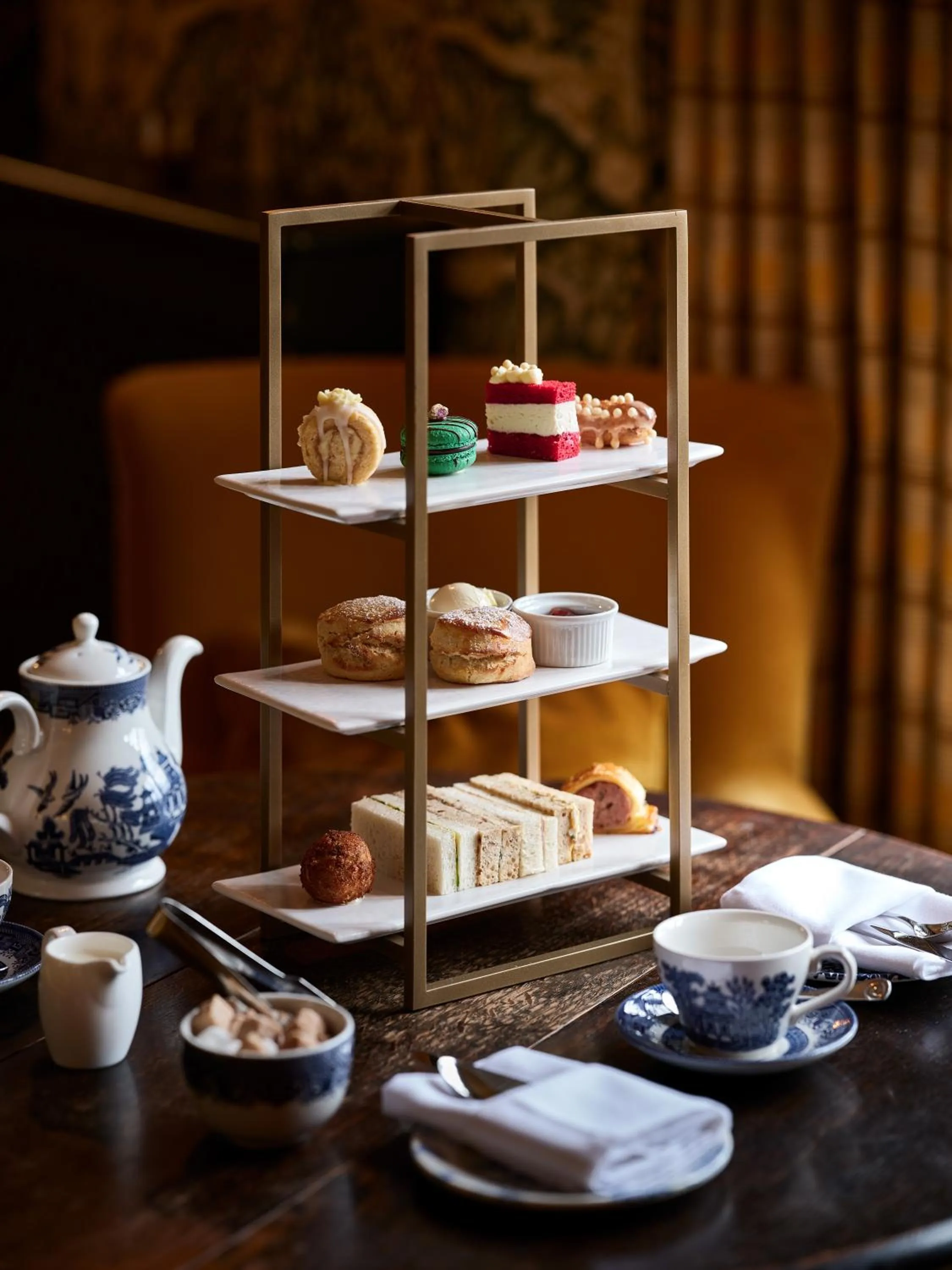 Food and drinks in Old Bell Hotel