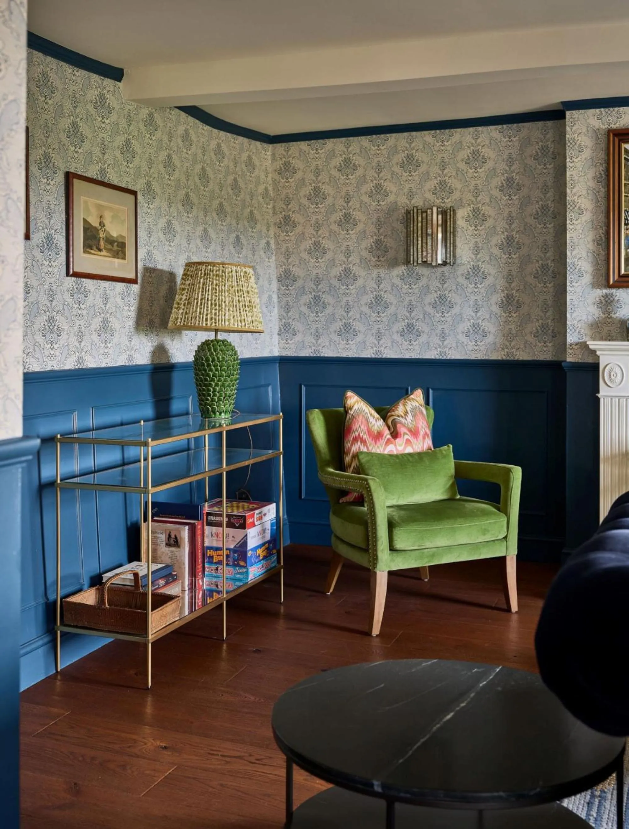 Living room in Old Bell Hotel