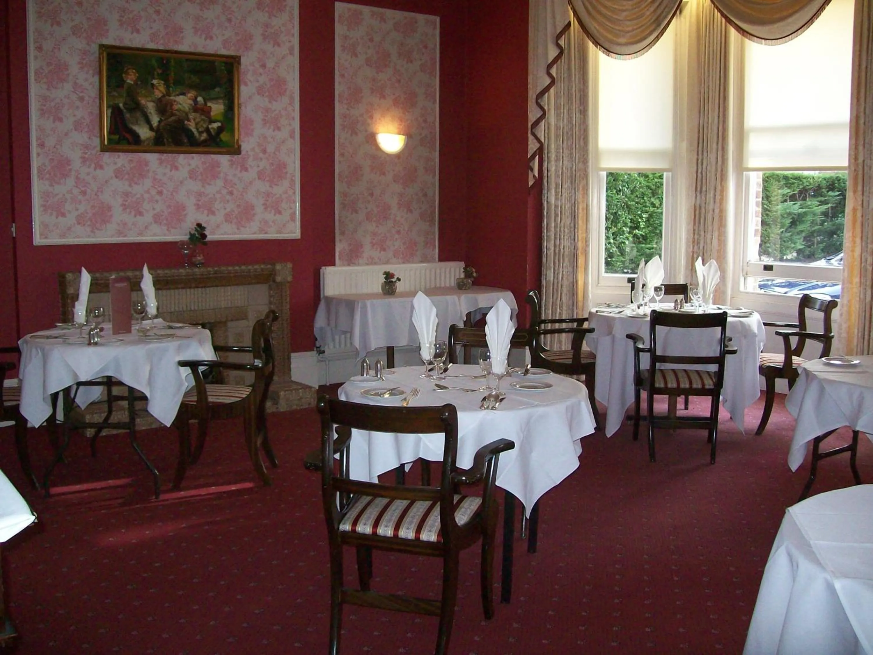 Restaurant/places to eat in Elstead Hotel