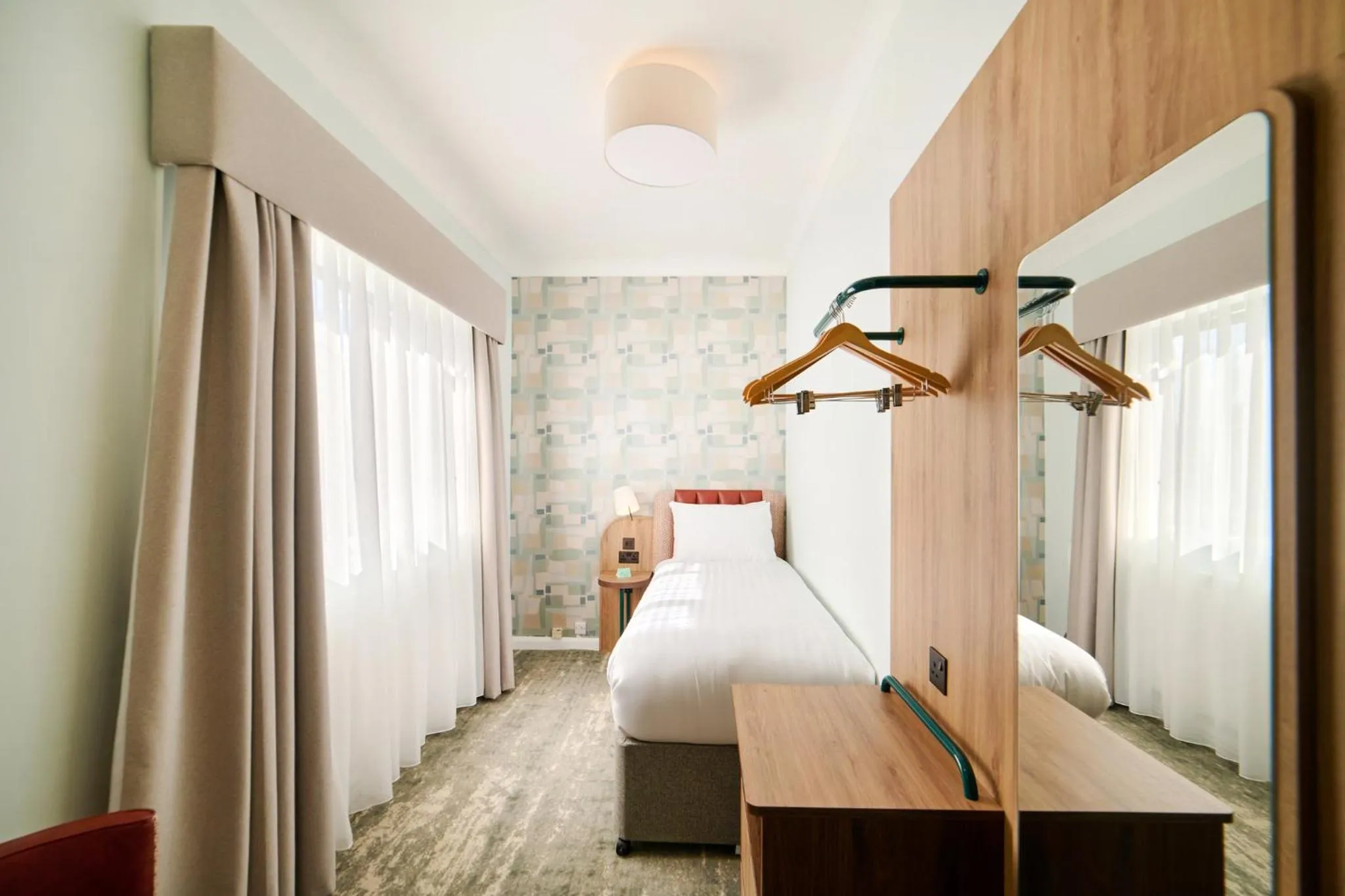 Photo of the whole room, Bed in Garner Hotel Birmingham South East by IHG