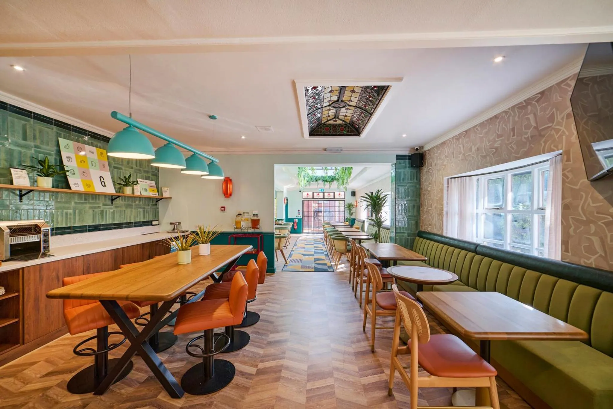 Restaurant/places to eat in Garner Hotel Birmingham South East by IHG