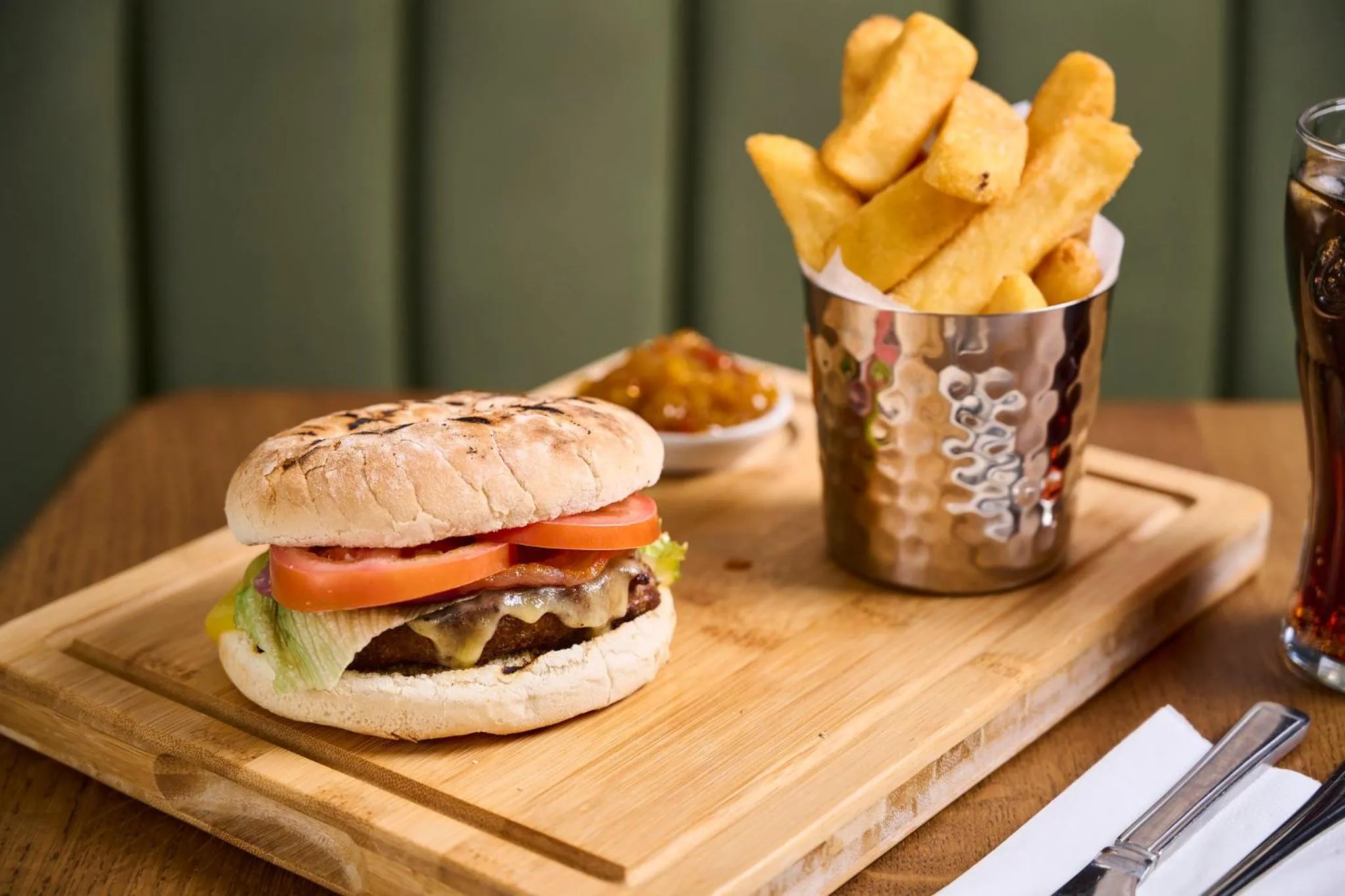 Restaurant/places to eat in Garner Hotel Birmingham South East by IHG