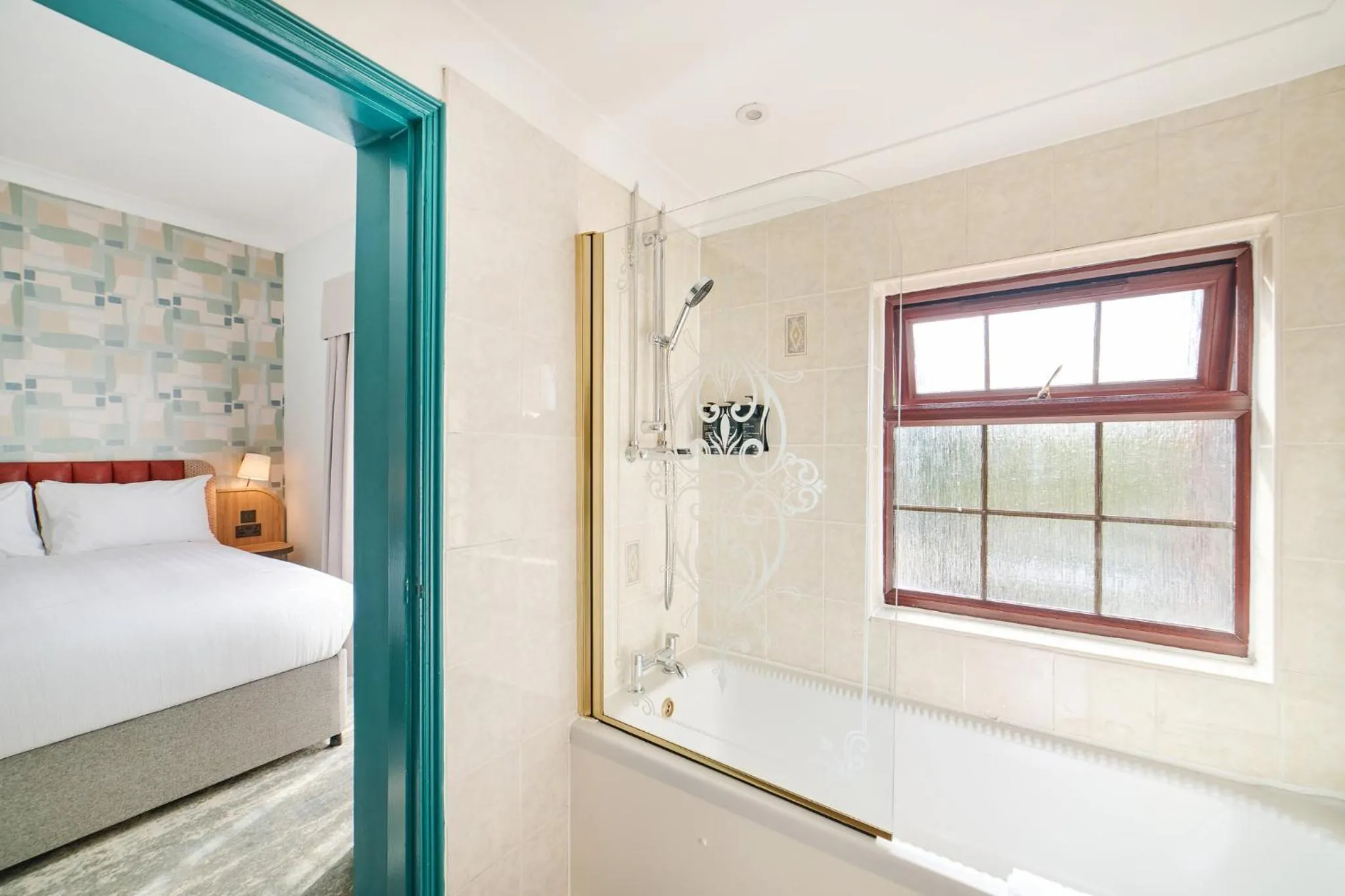 Bathroom, Bed in Garner Hotel Birmingham South East by IHG