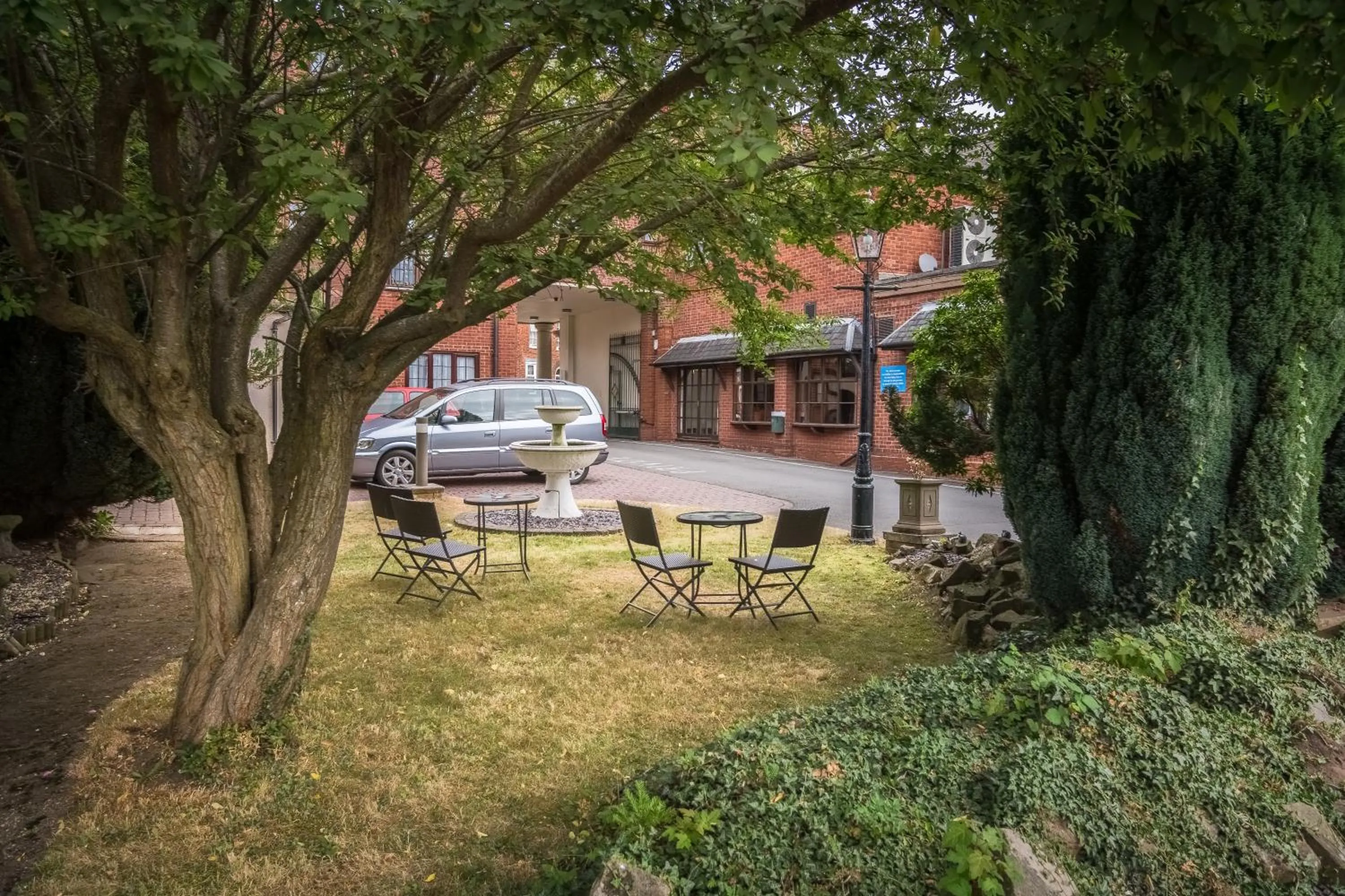 Garden in Sure Hotel by Best Western Birmingham South