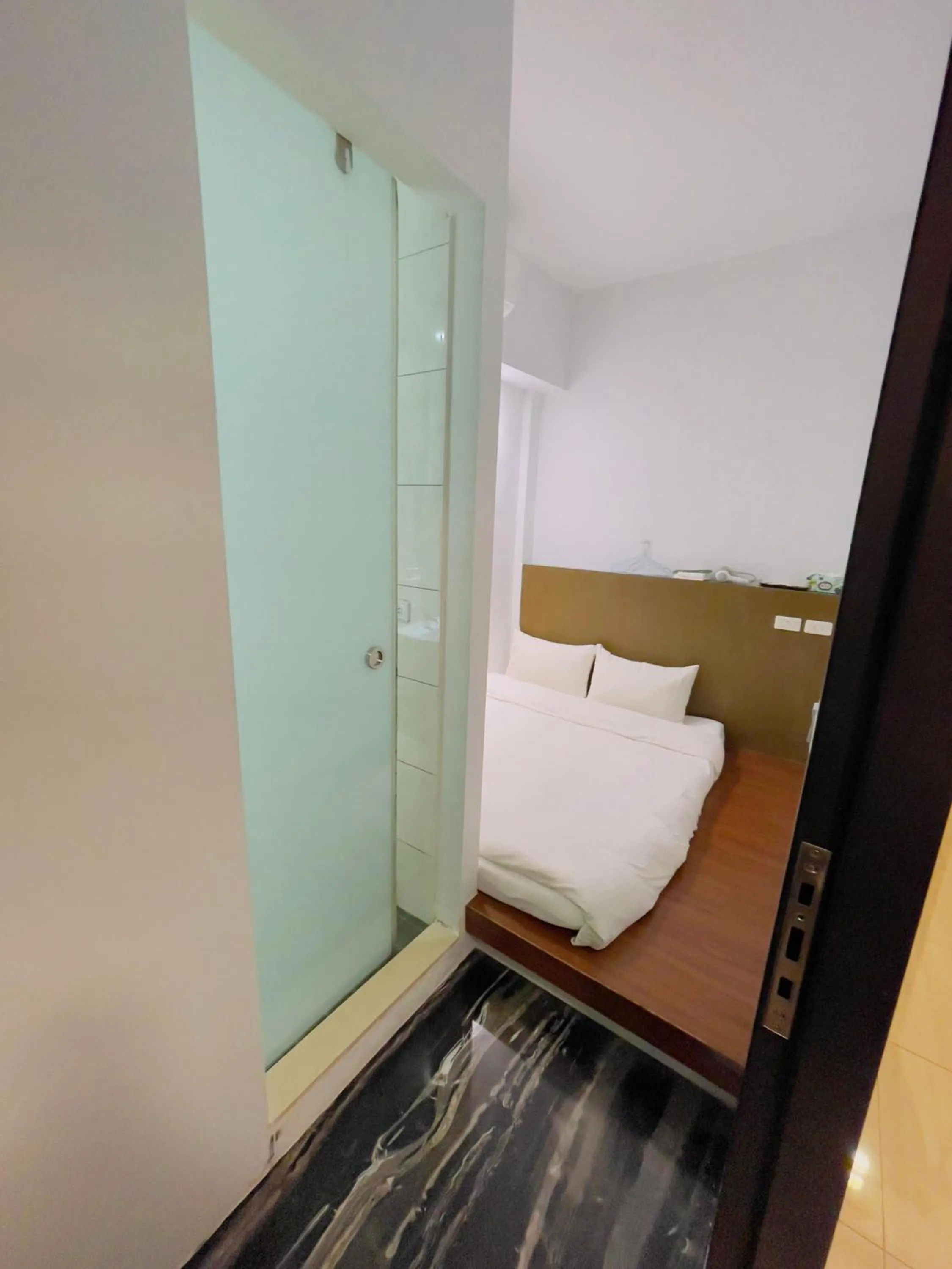 Small Double Room - single occupancy in Ching Shang Tien Hua