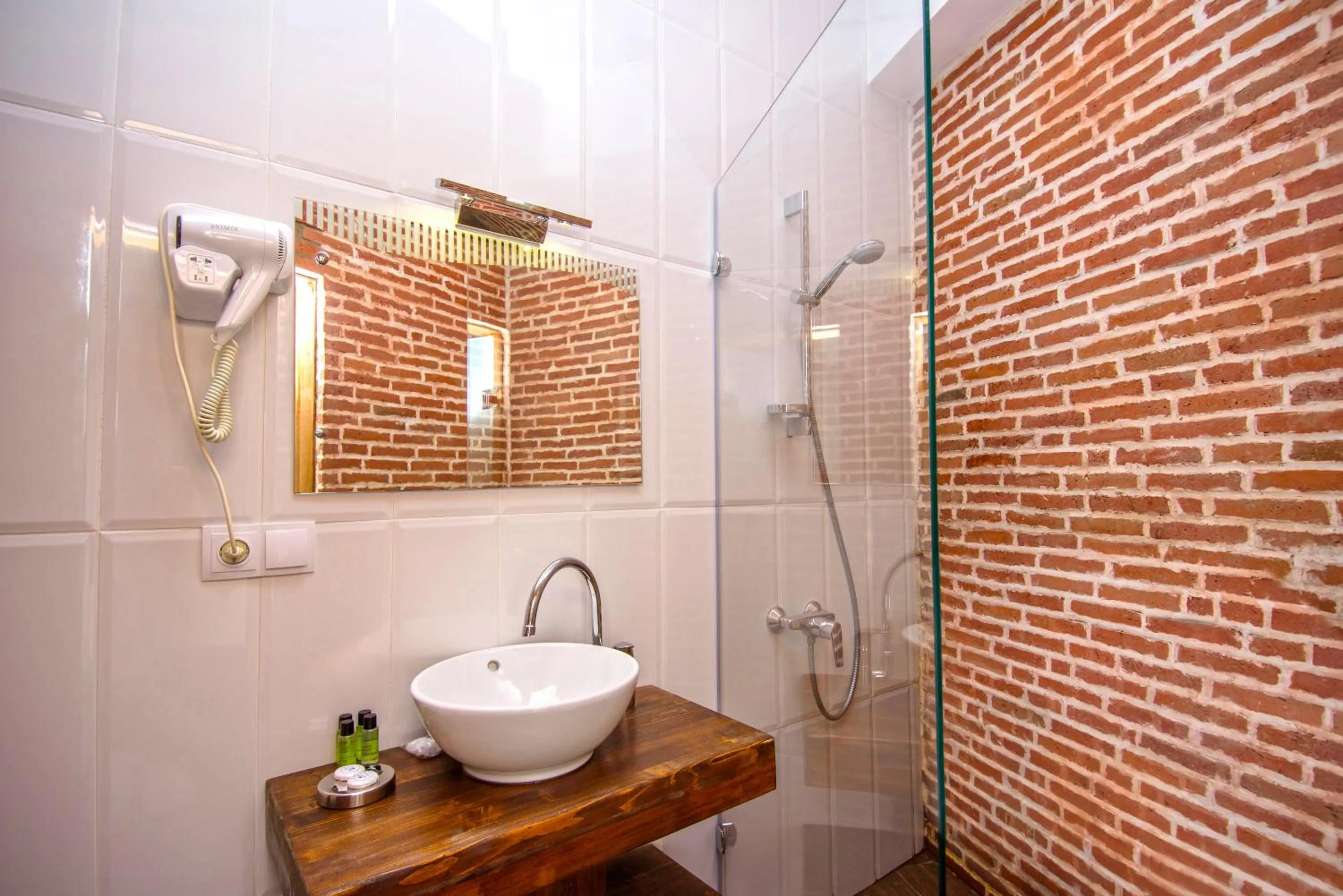 Toilet in Hotel Libretto