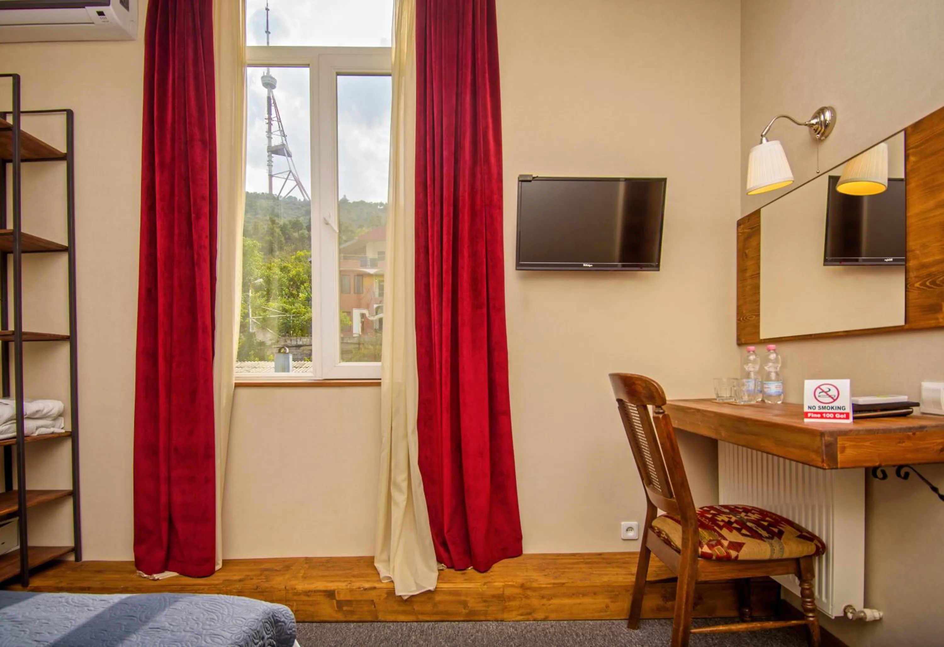 TV and multimedia in Hotel Libretto