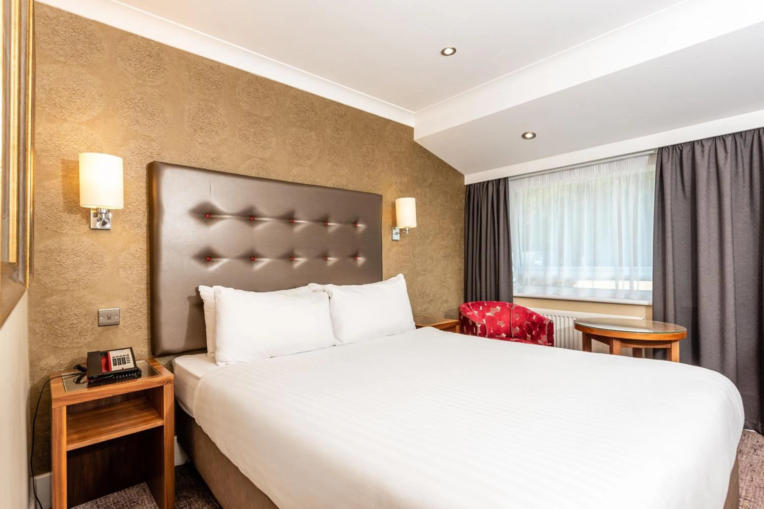 Photo of the whole room, Bed in Holiday Inn Dover by IHG