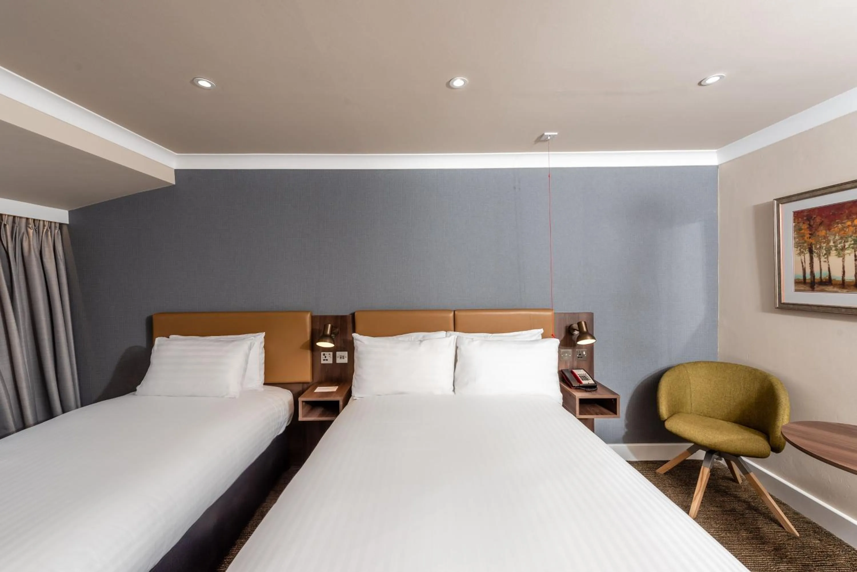 Photo of the whole room, Bed in Holiday Inn Dover by IHG