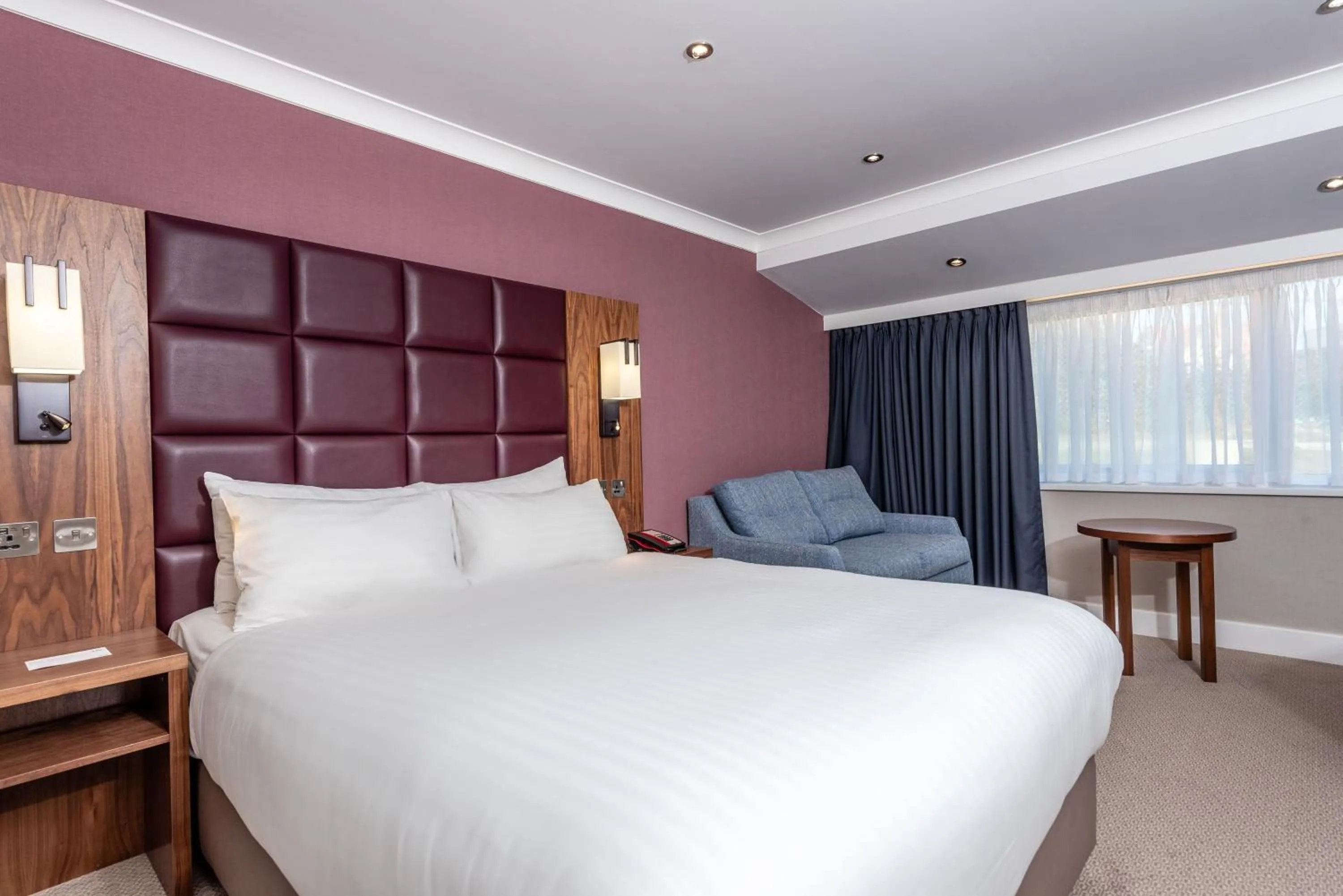 Photo of the whole room, Bed in Holiday Inn Dover by IHG