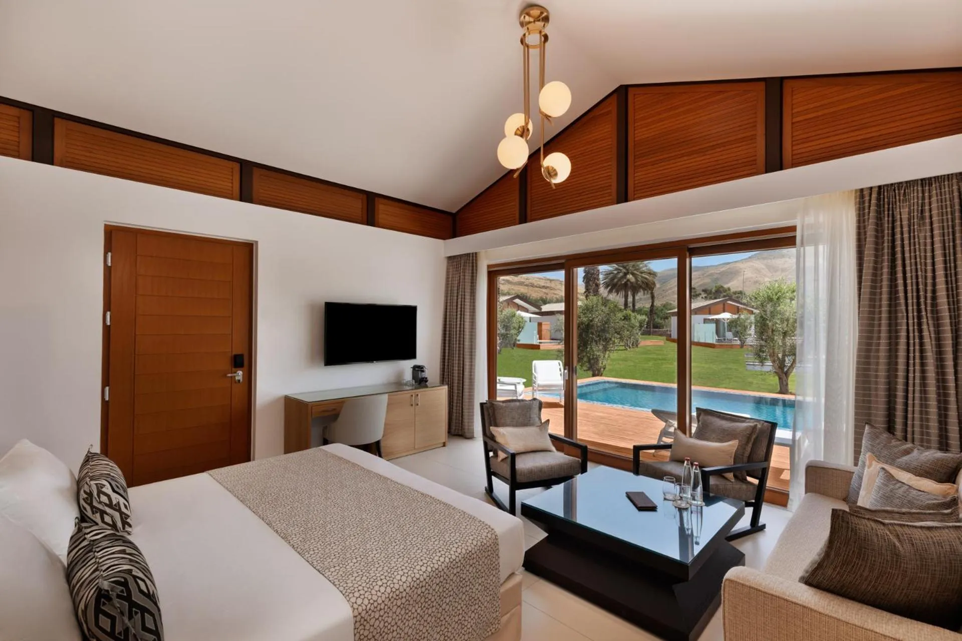 Photo of the whole room, Bed in The Setai Sea Of Galilee