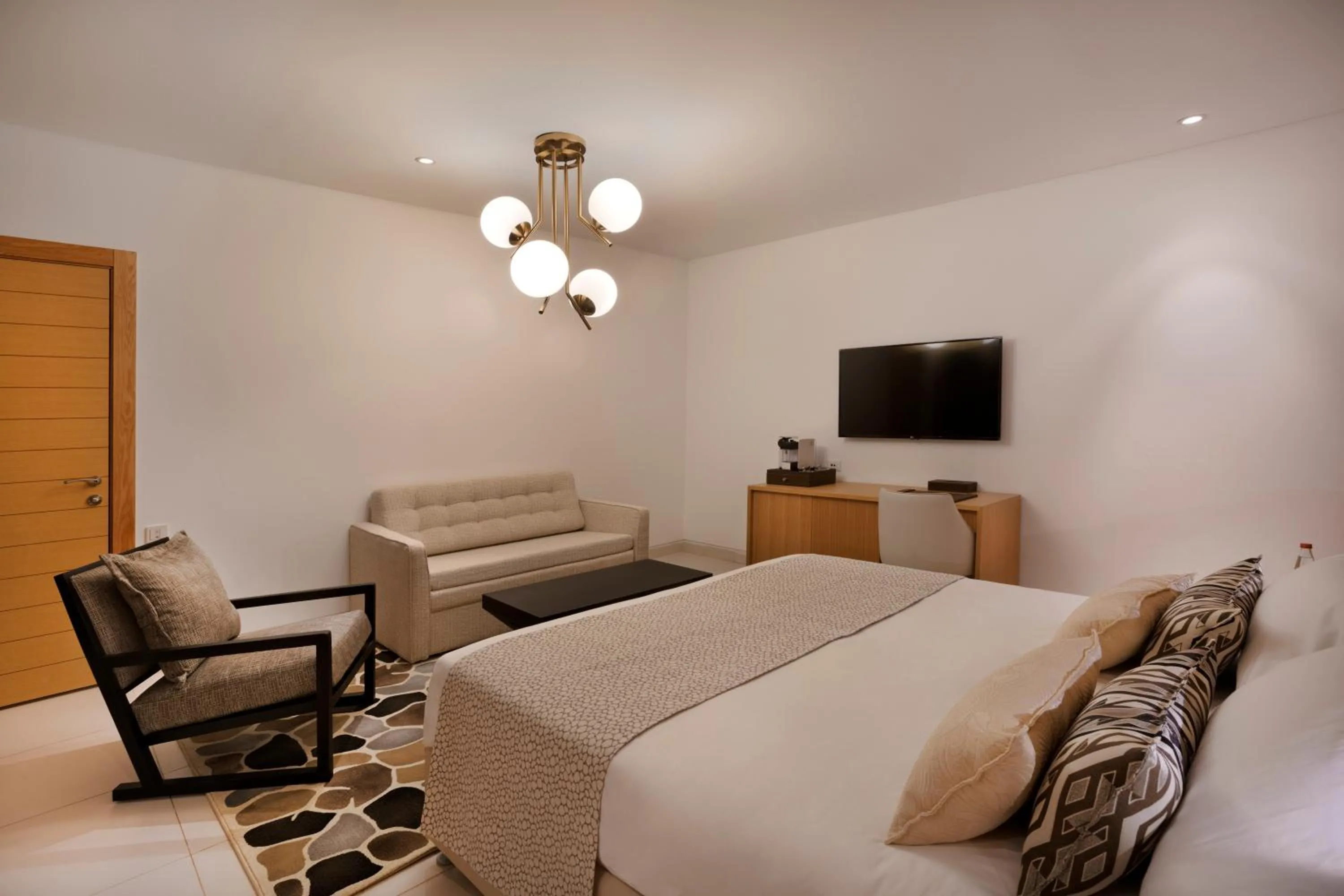 Bed in The Setai Sea Of Galilee