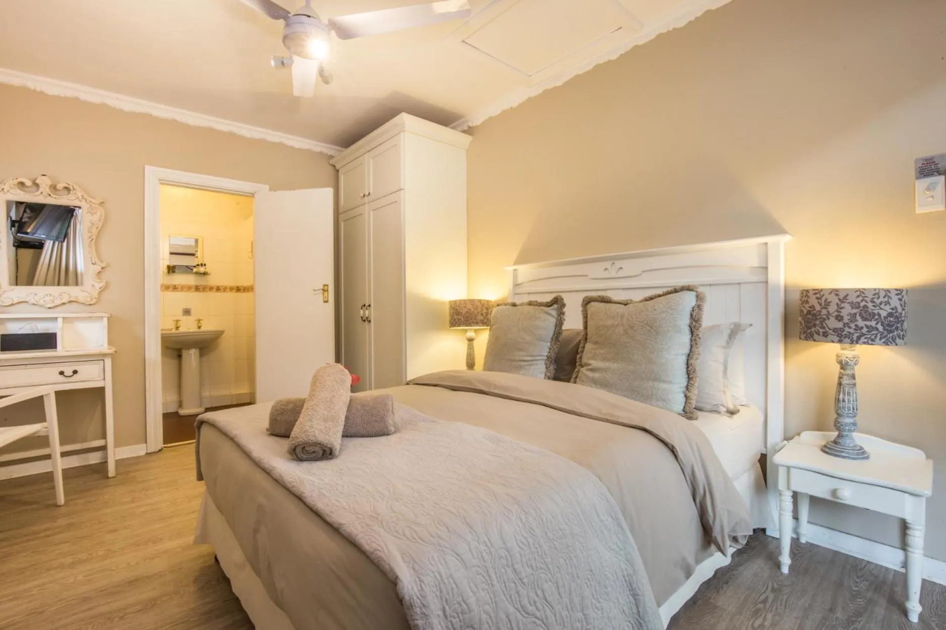 Bedroom, Bed in Fairway Guest House