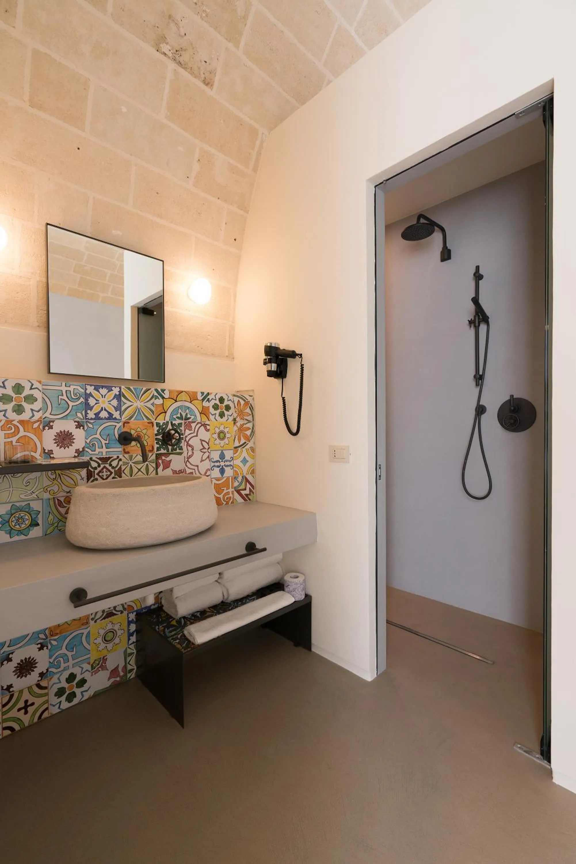 Shower in Masseria Amastuola Wine Resort