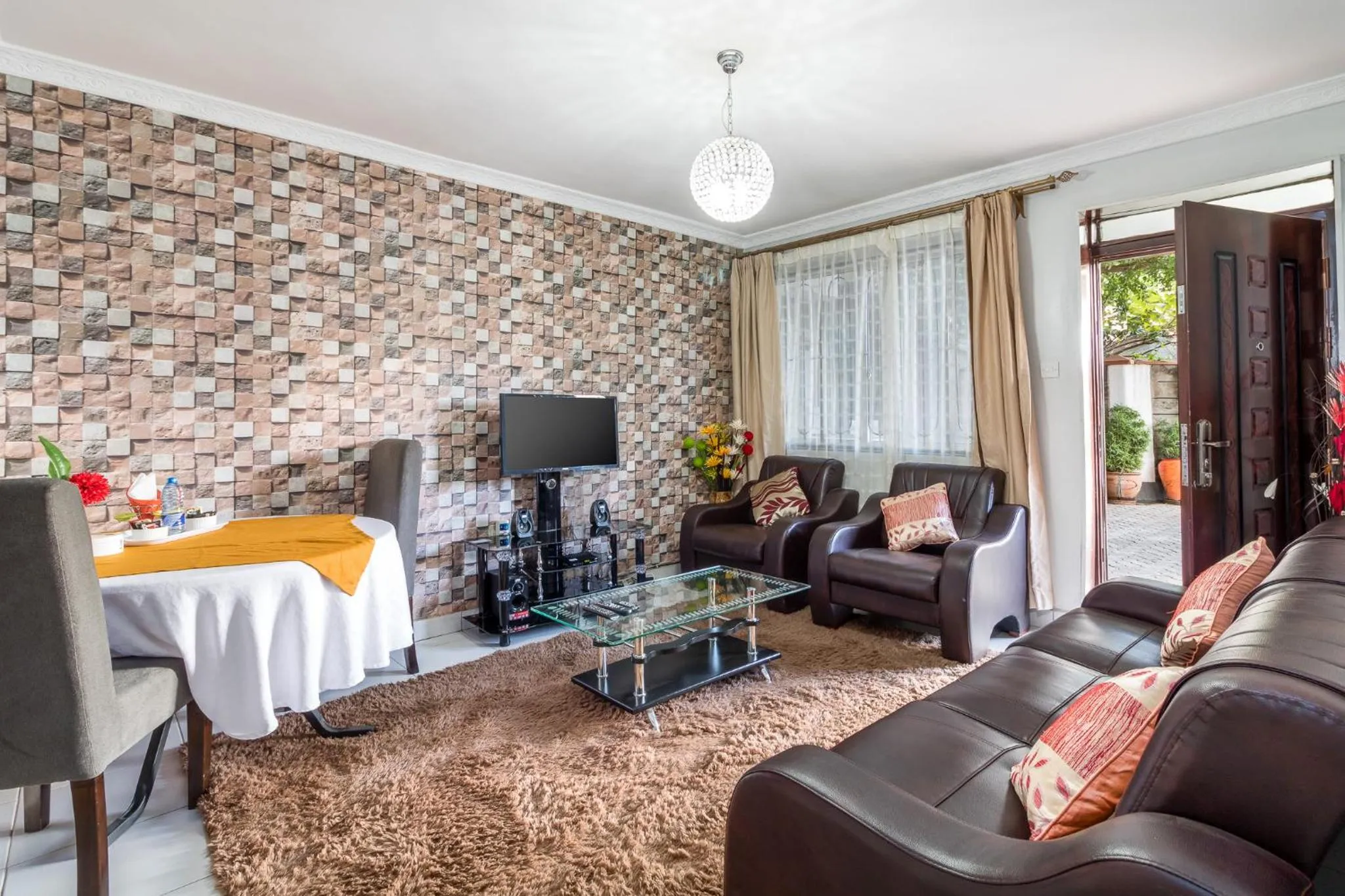 Living room in Javilla Eagles Safari Guest house