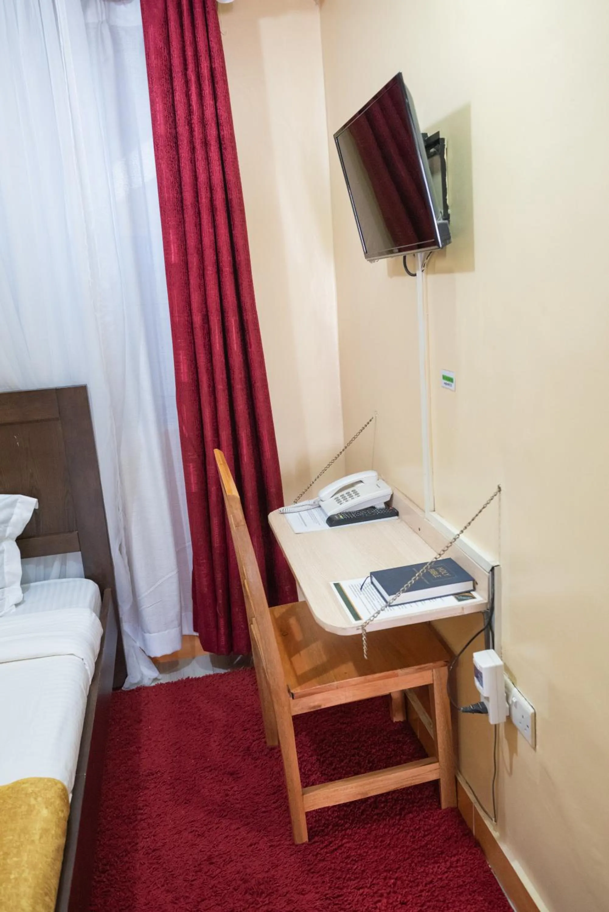 Bed in Javilla Eagles Safari Guest house