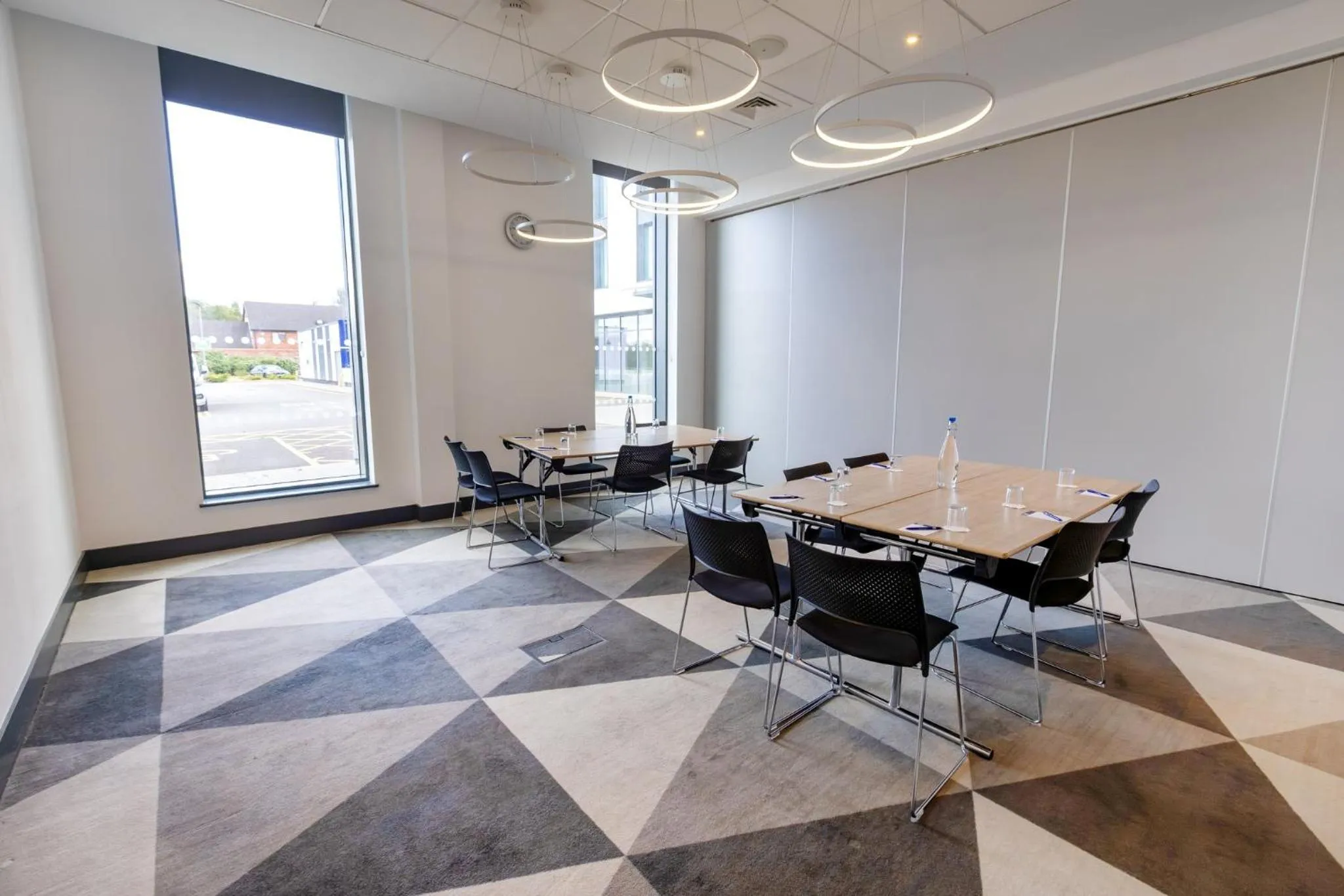 Meeting/conference room in Holiday Inn Express - Manchester - TRAFFORDCITY by IHG