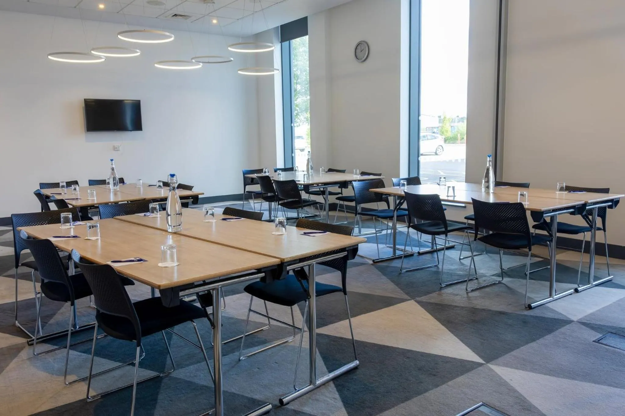 Meeting/conference room in Holiday Inn Express - Manchester - TRAFFORDCITY by IHG