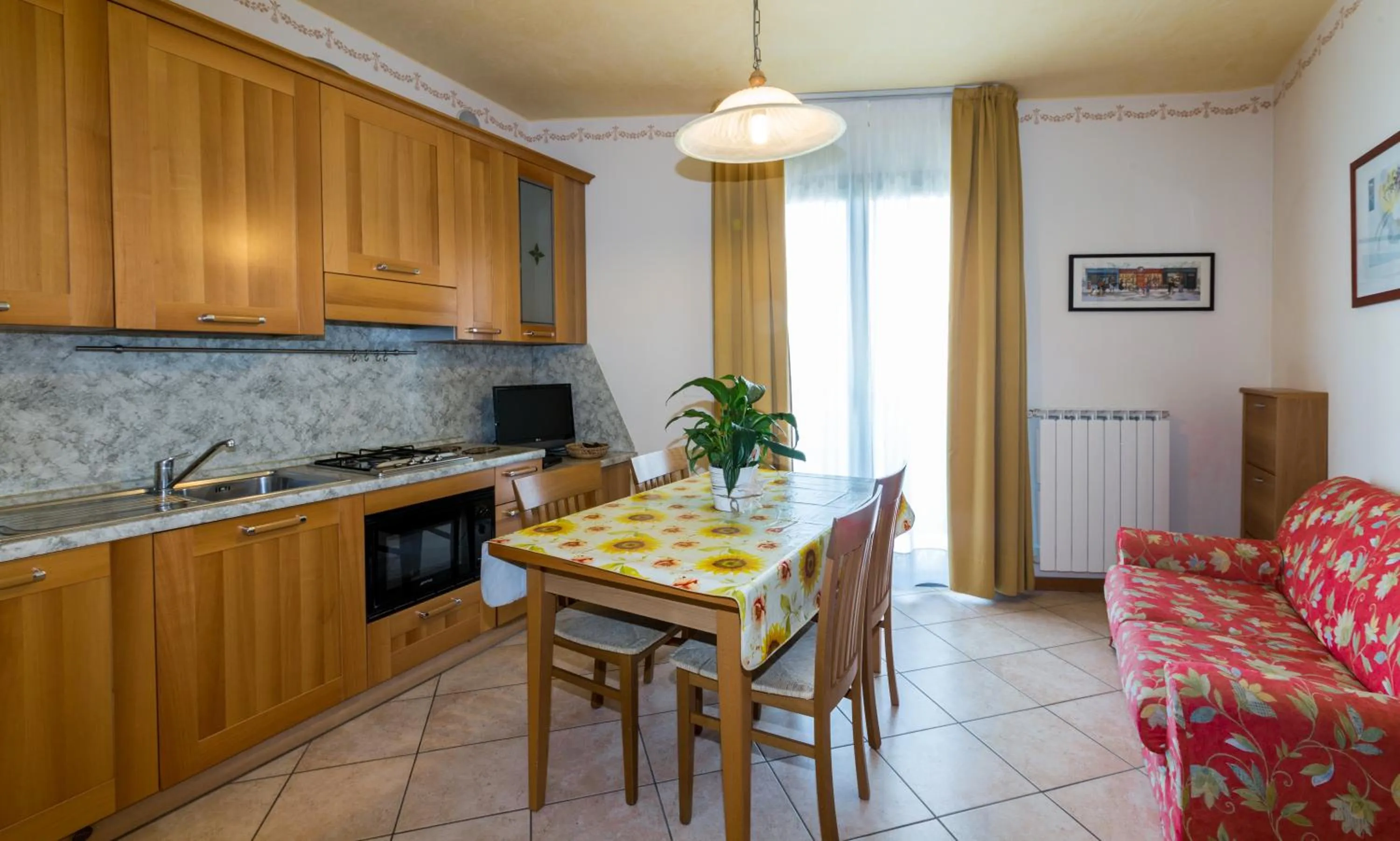 Dining area in Residence California