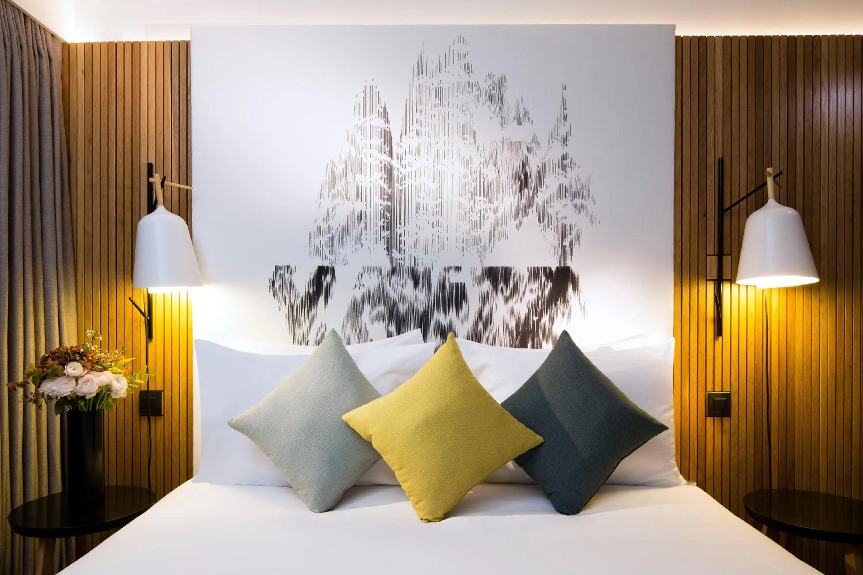 Bed in Drawing Hotel