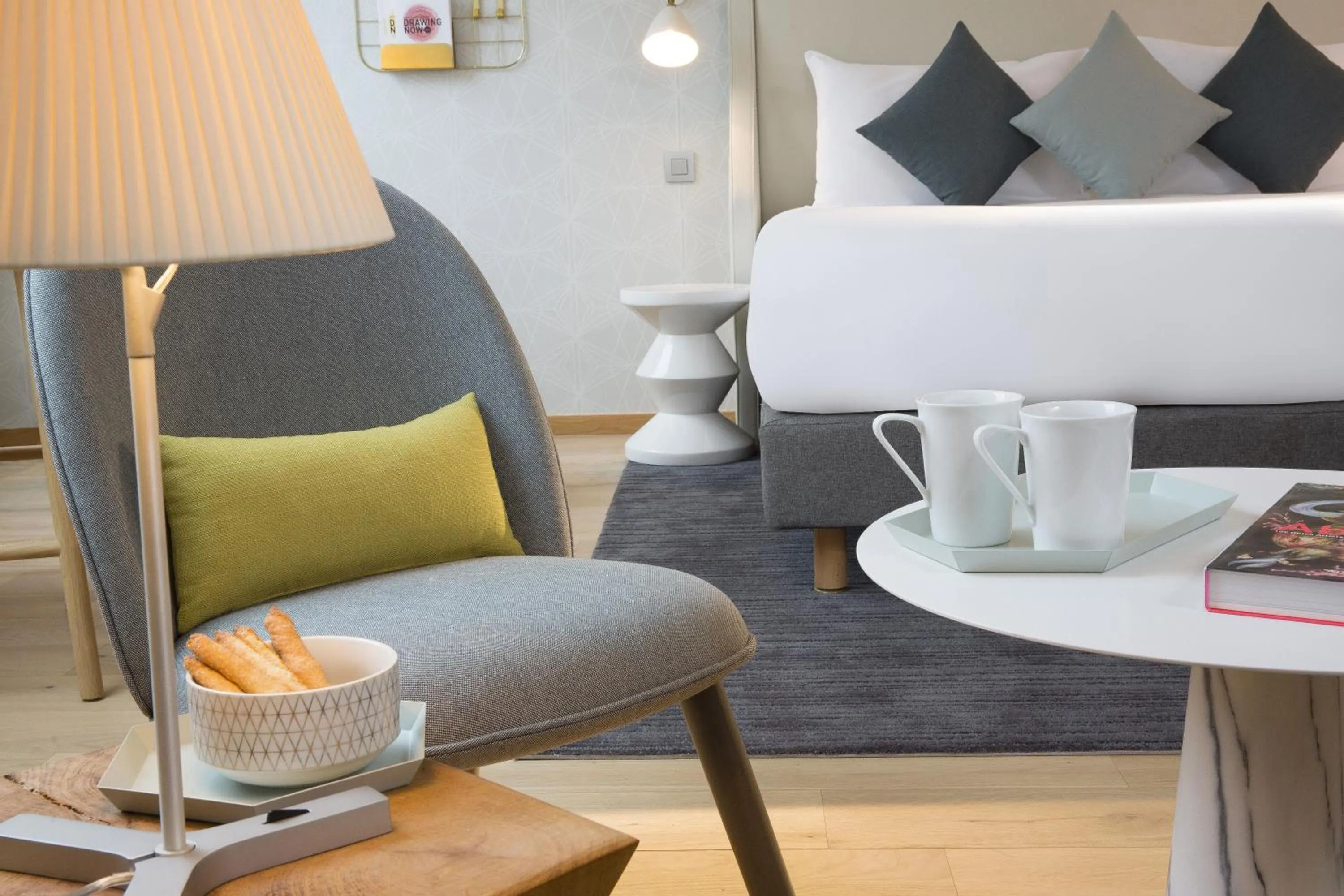 Bed in Drawing Hotel