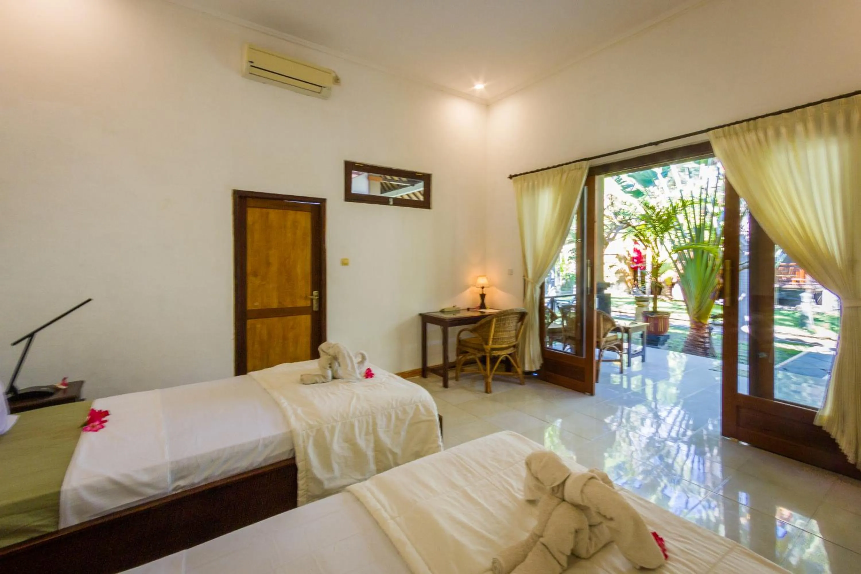 Balcony/Terrace, Bed in Oasis