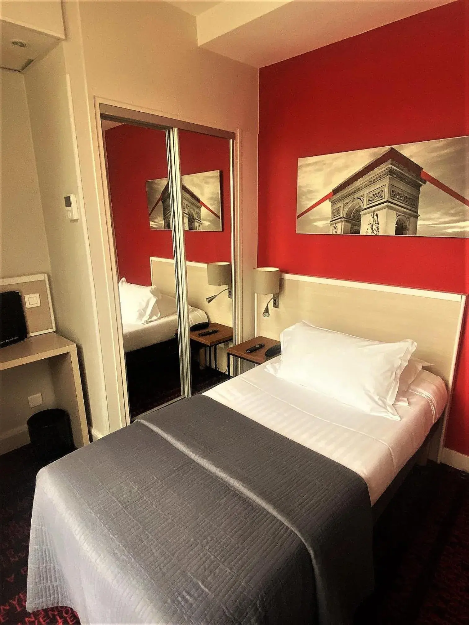 Single Room with Terrace in Hotel Le Richemont Single Room with Terrace in Hotel Le Richemont