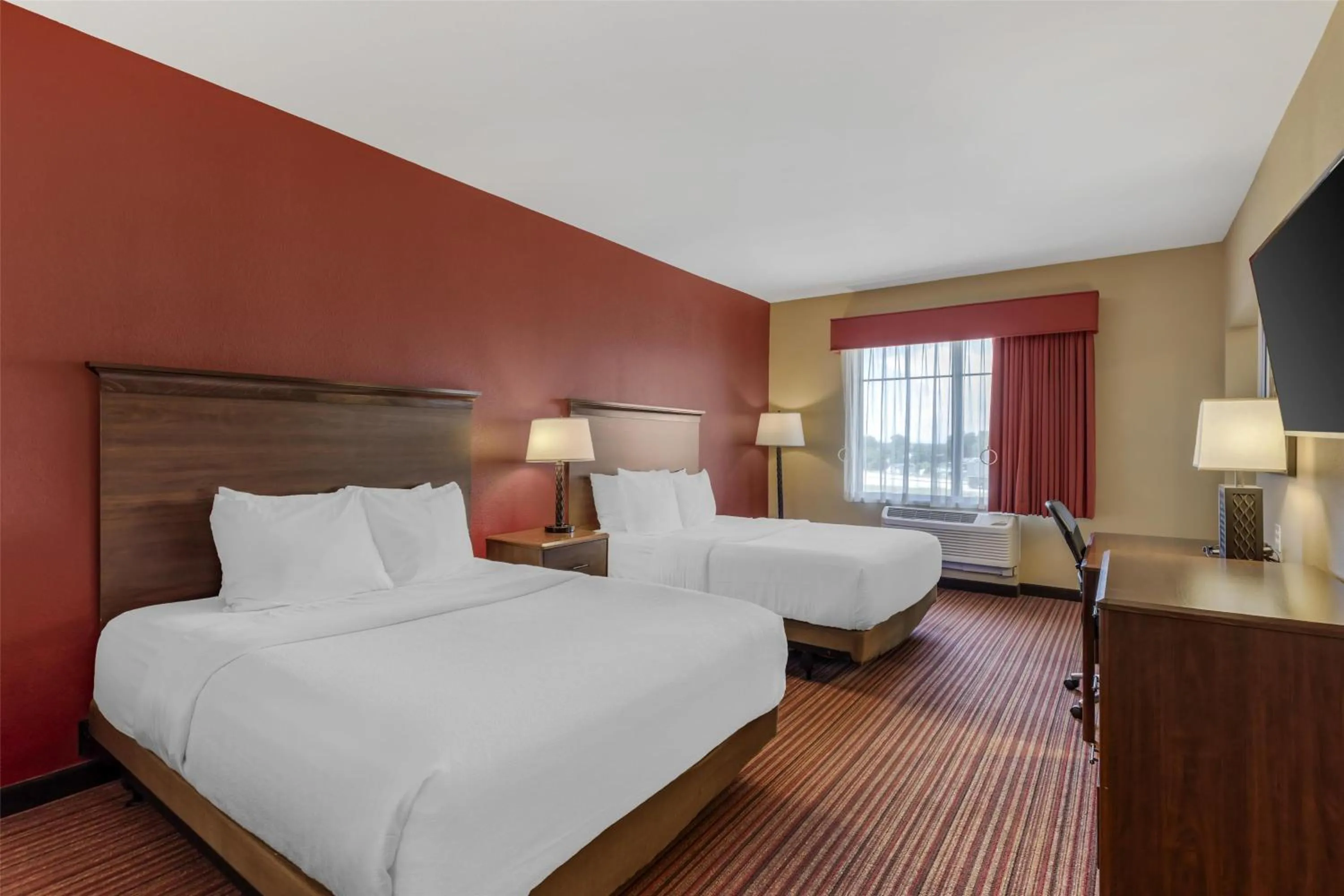 Bedroom, Bed in Best Western Plus Hudson Hotel & Suites