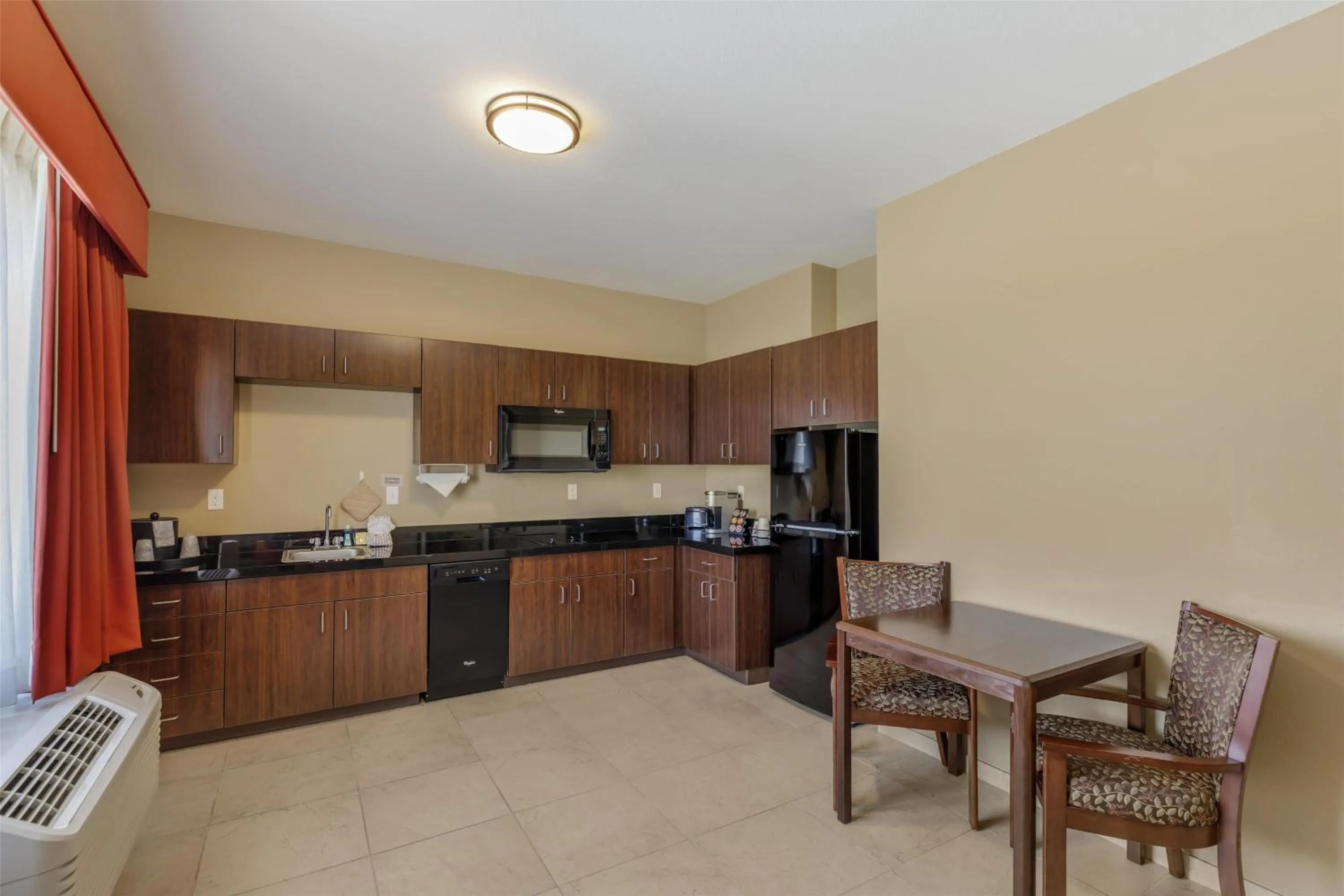 Bedroom in Best Western Plus Hudson Hotel & Suites