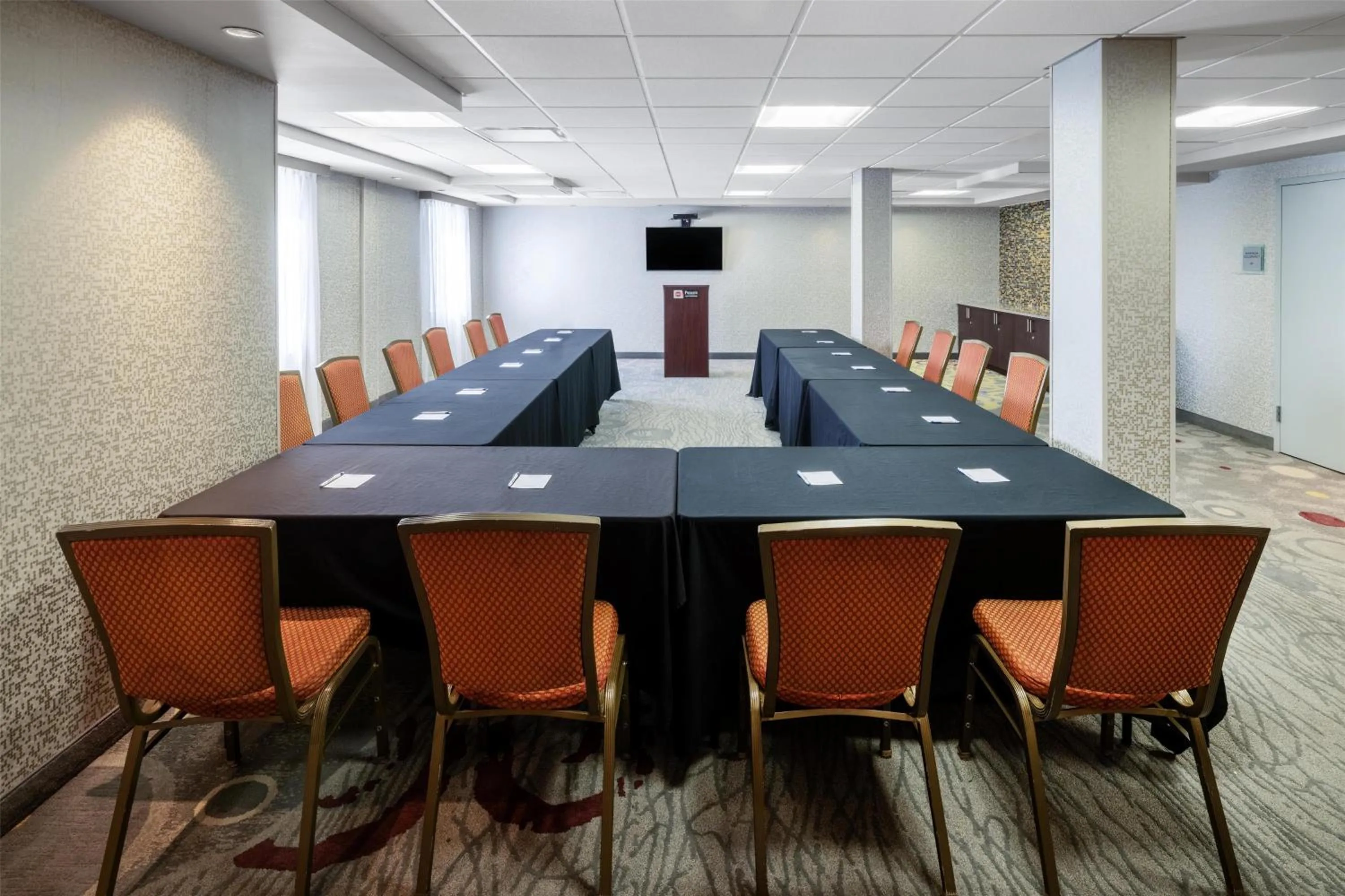 Meeting/conference room in Best Western Premier NYC Gateway Hotel