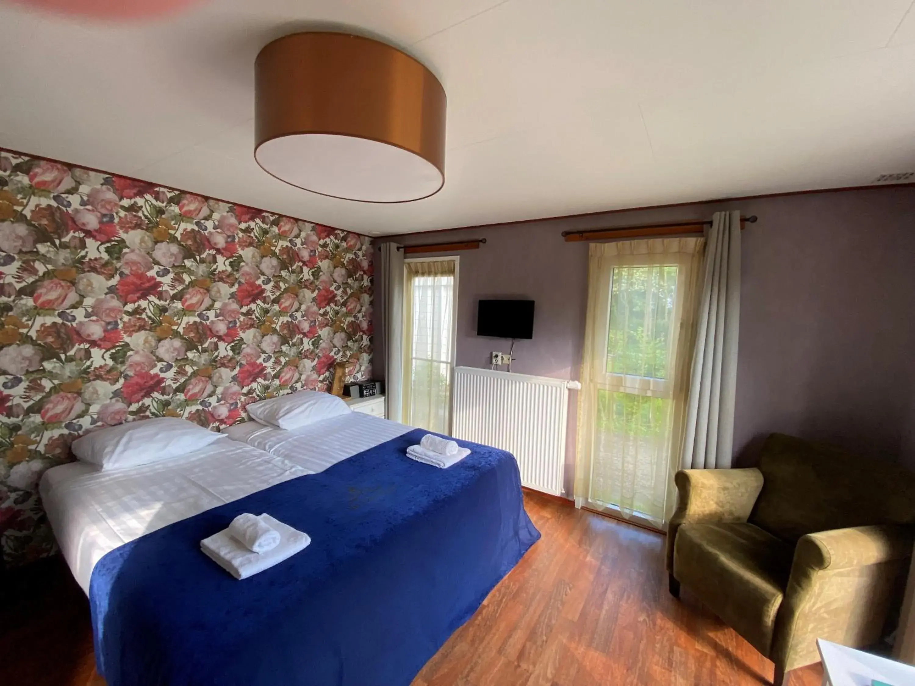 Hotelchalet (2 Adults) in Recreatiepark Wiringherlant Hotelchalet (2 Adults) in Recreatiepark Wiringherlant