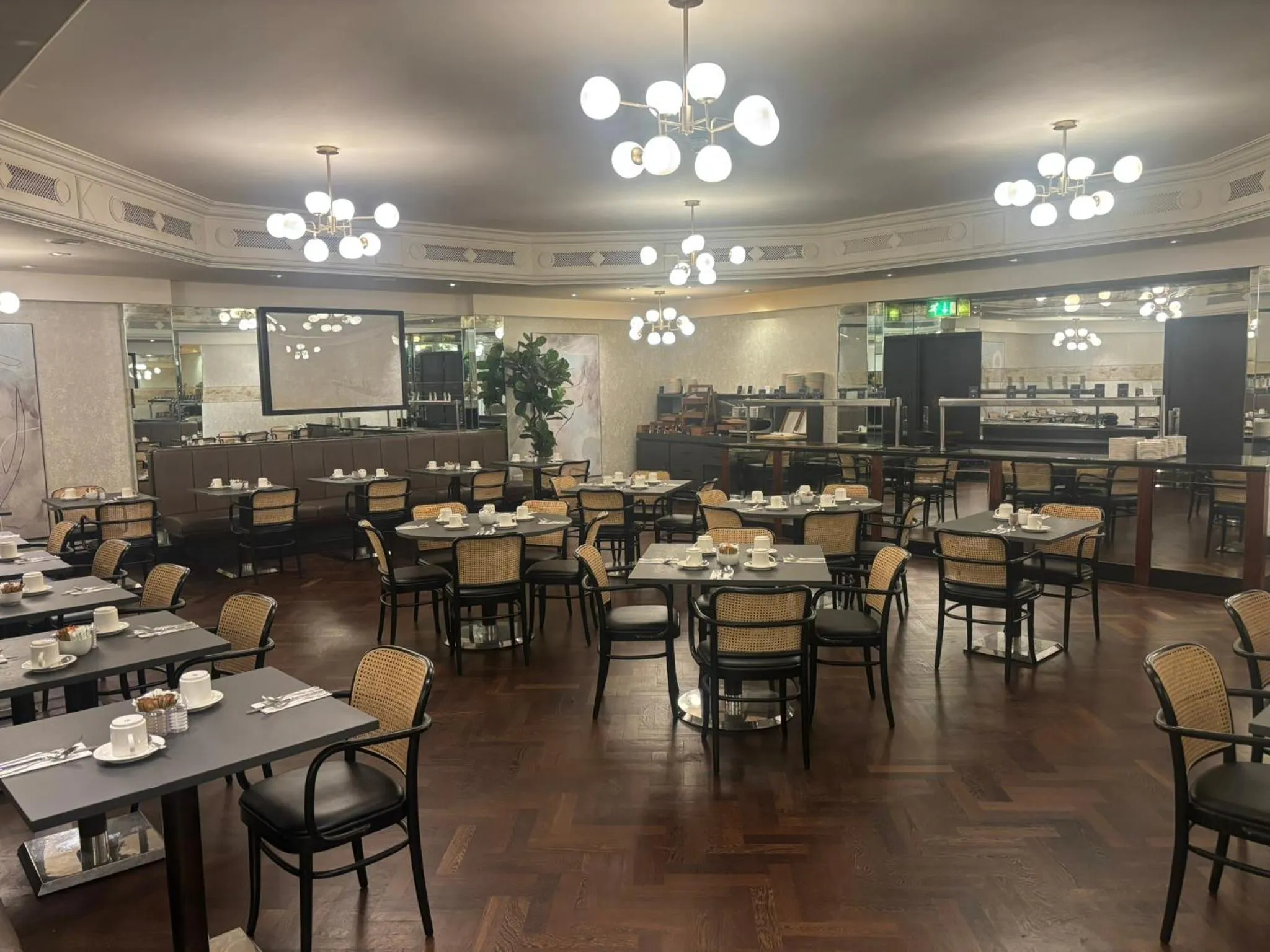 Breakfast in The Queens Hotel