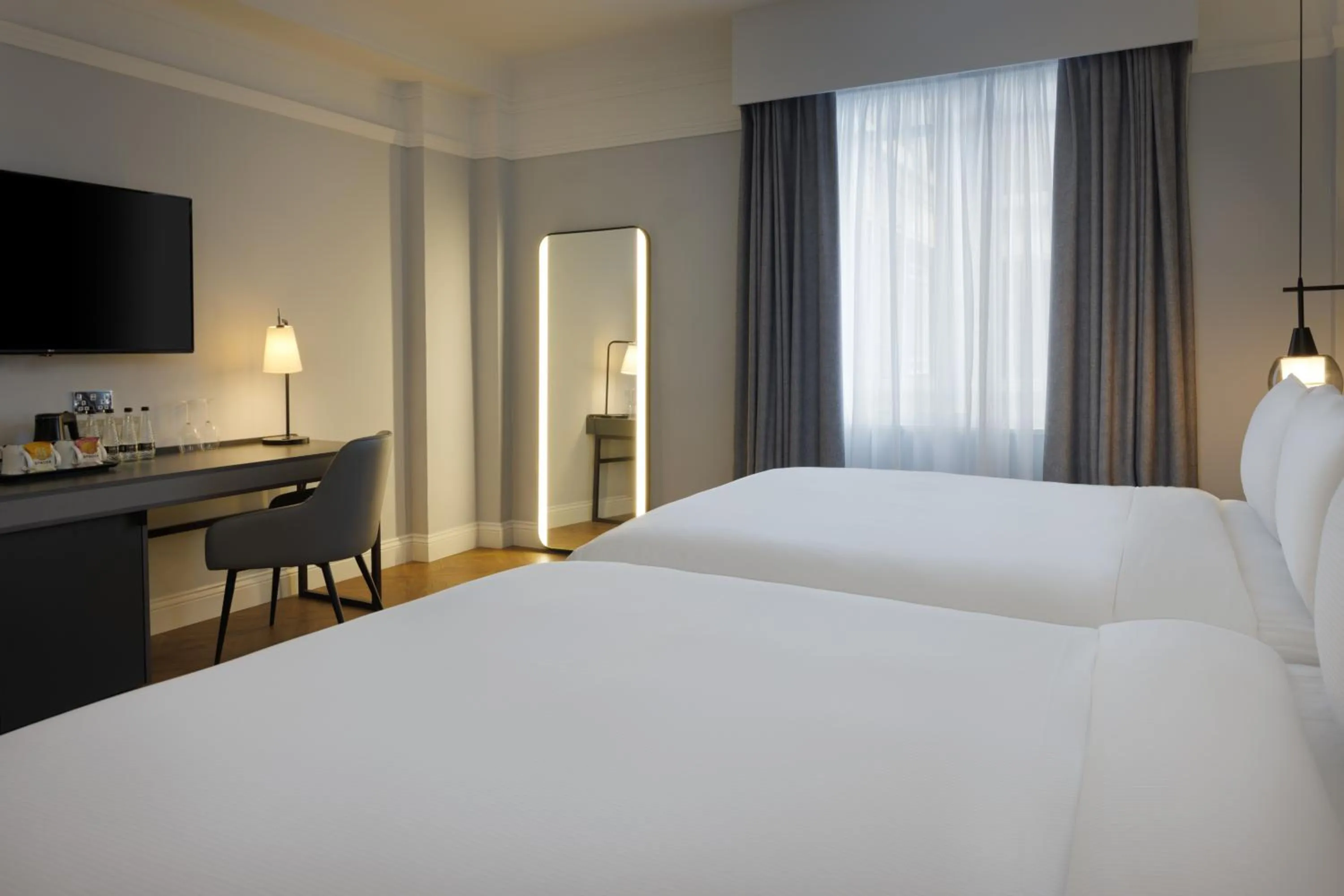 Bed in The Queens Hotel