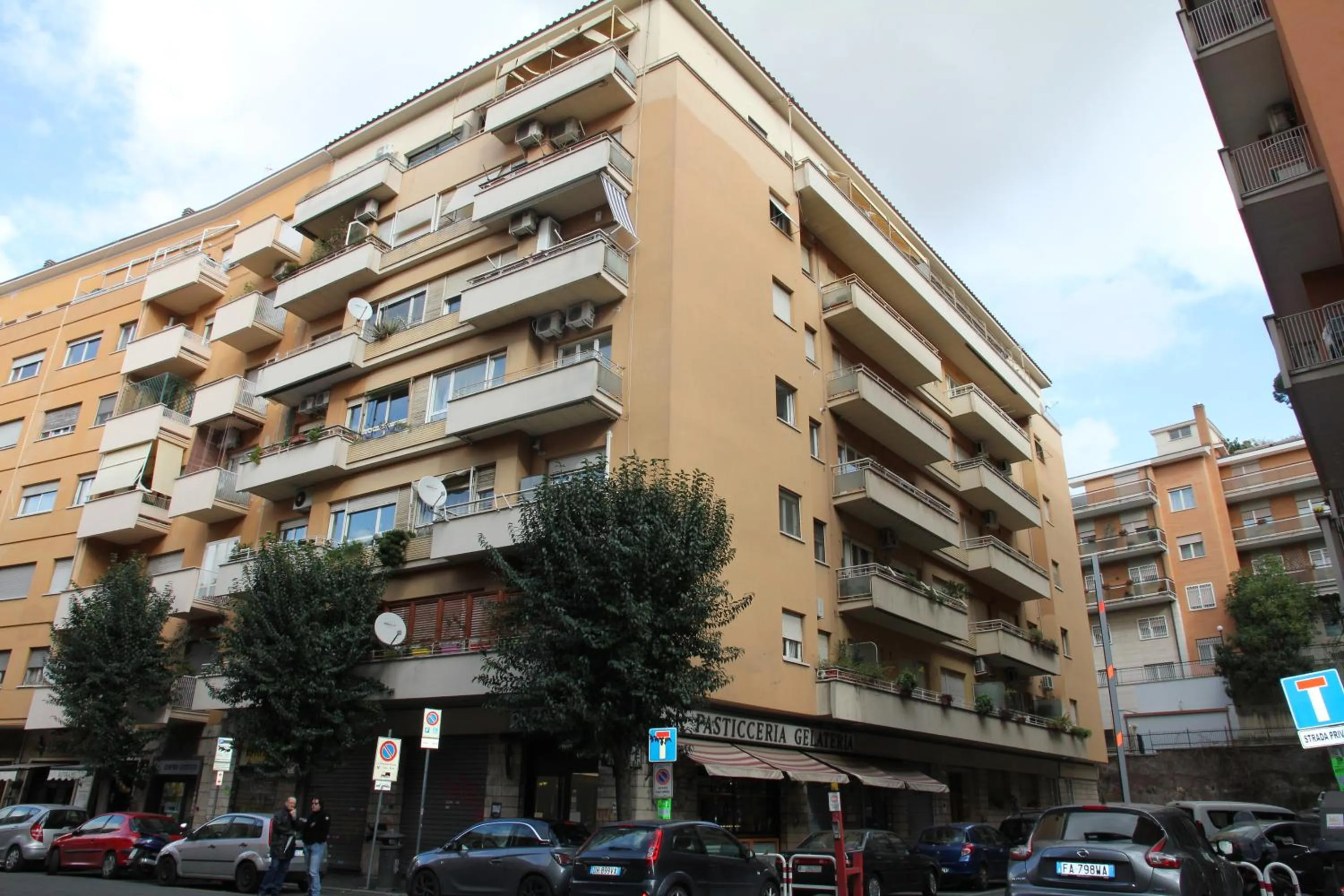 Street view in Le Piazze di Roma Sweet Apartment