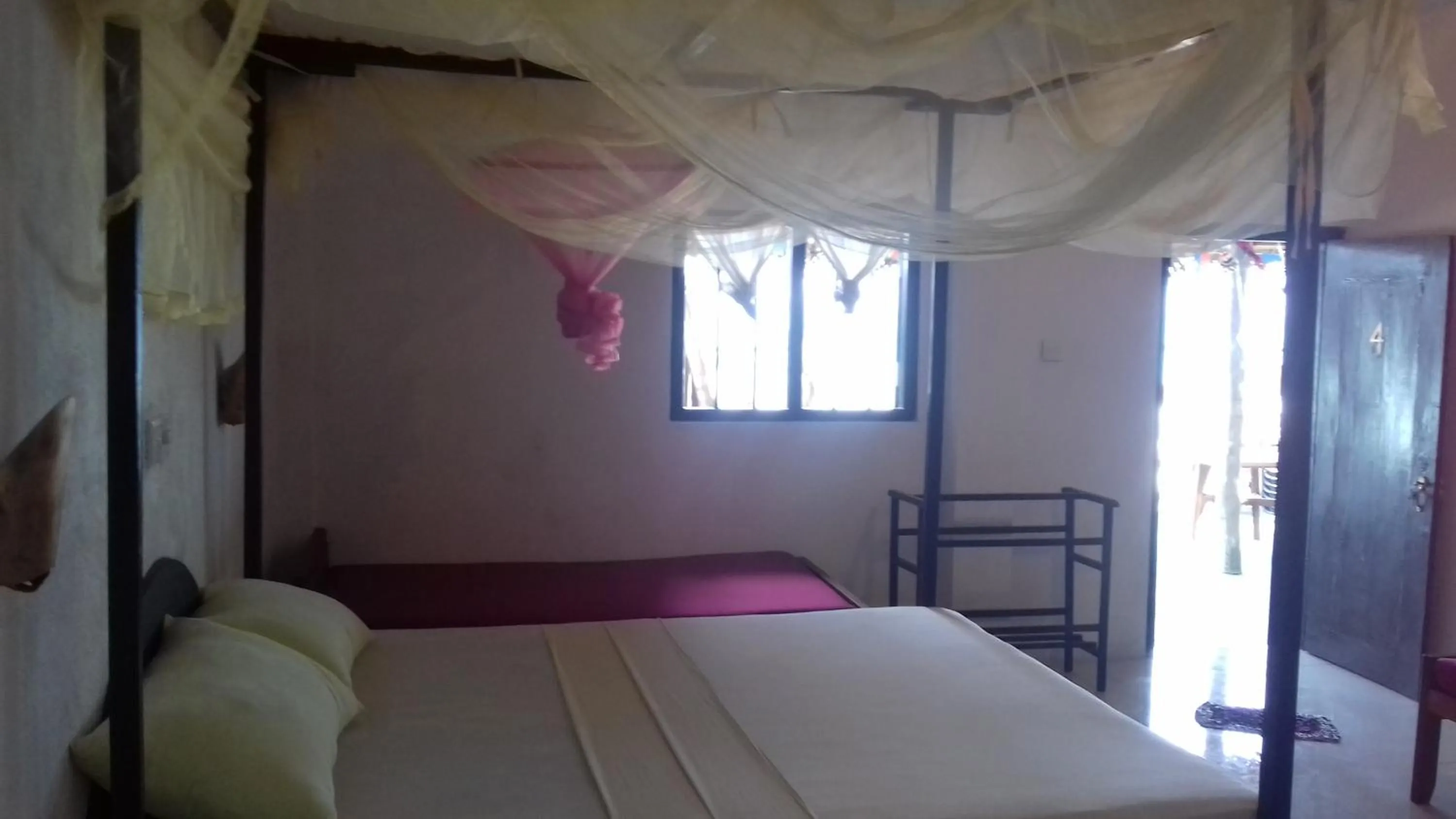 Photo of the whole room, Bed in Villa crocodile beach