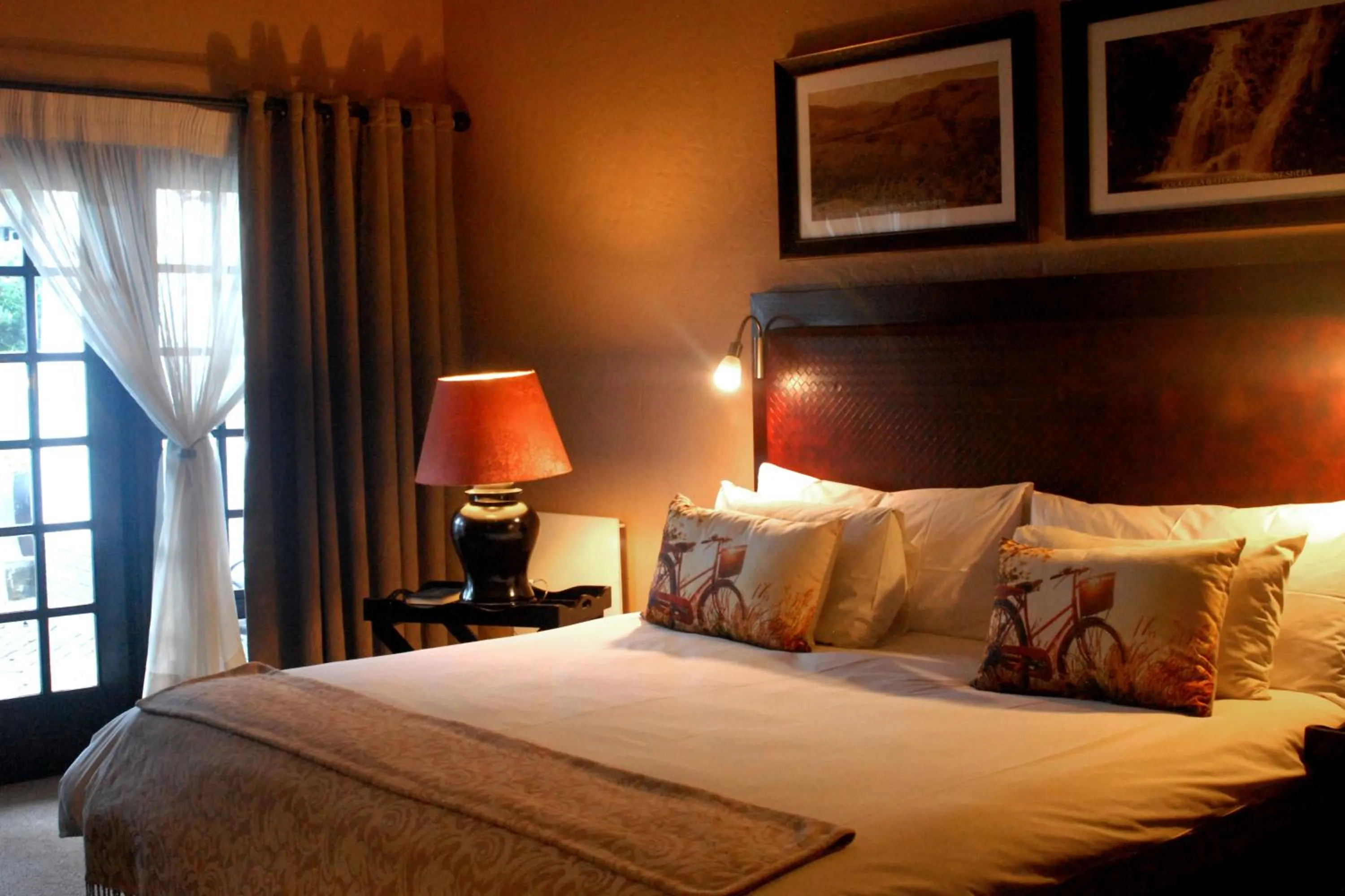 Bed in Mount Sheba Rainforest Hotel - Mountain Spring Water