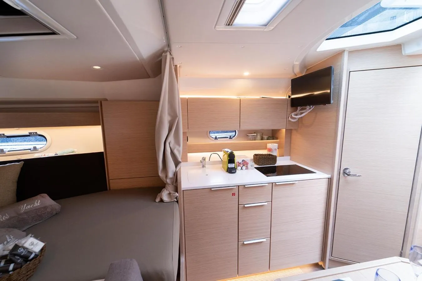 Al Campanile H Napoli Centro, by ClaPa Group Dislocated Hospitality