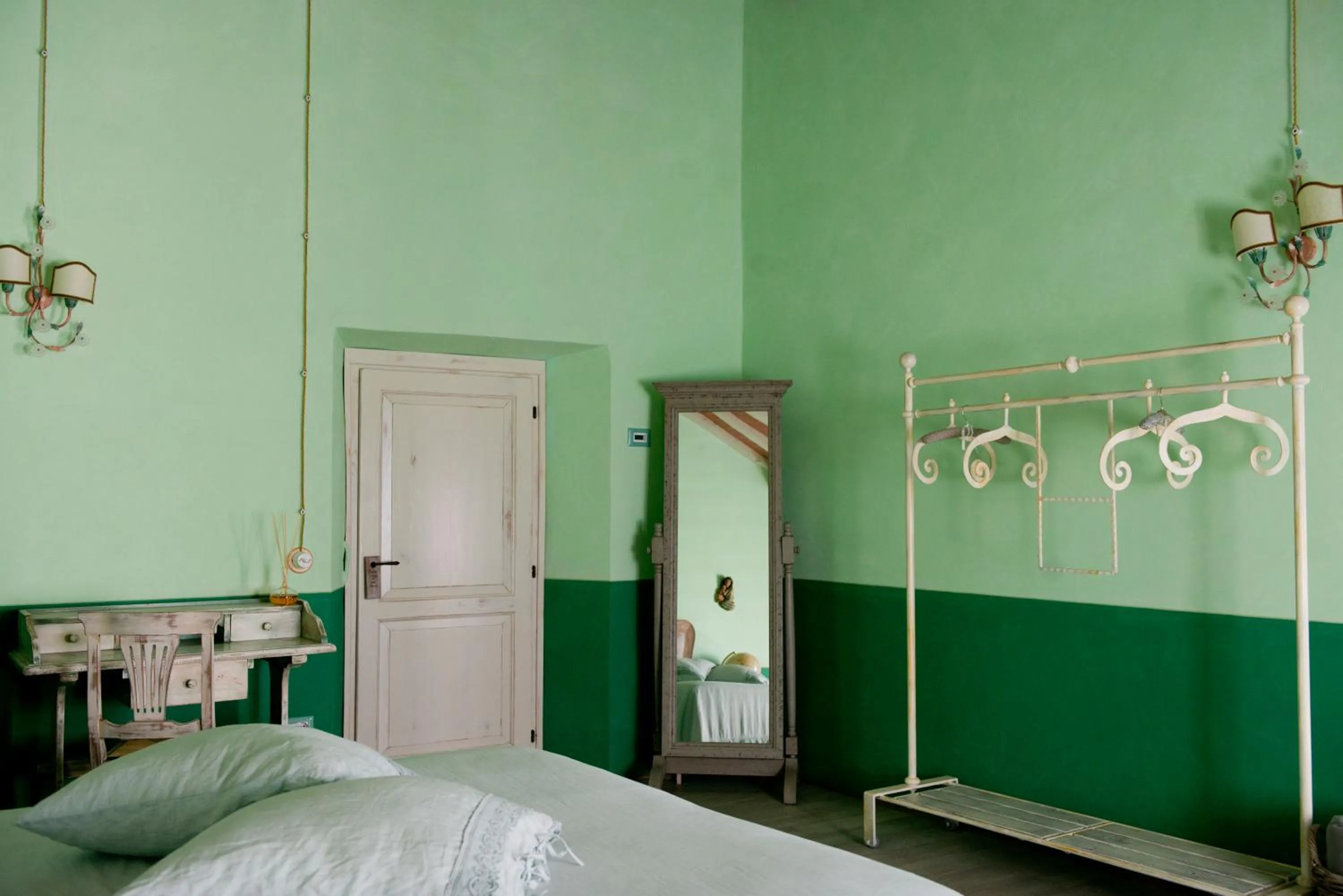 View (from property/room), Bed in Tenuta Le Tre Virtù