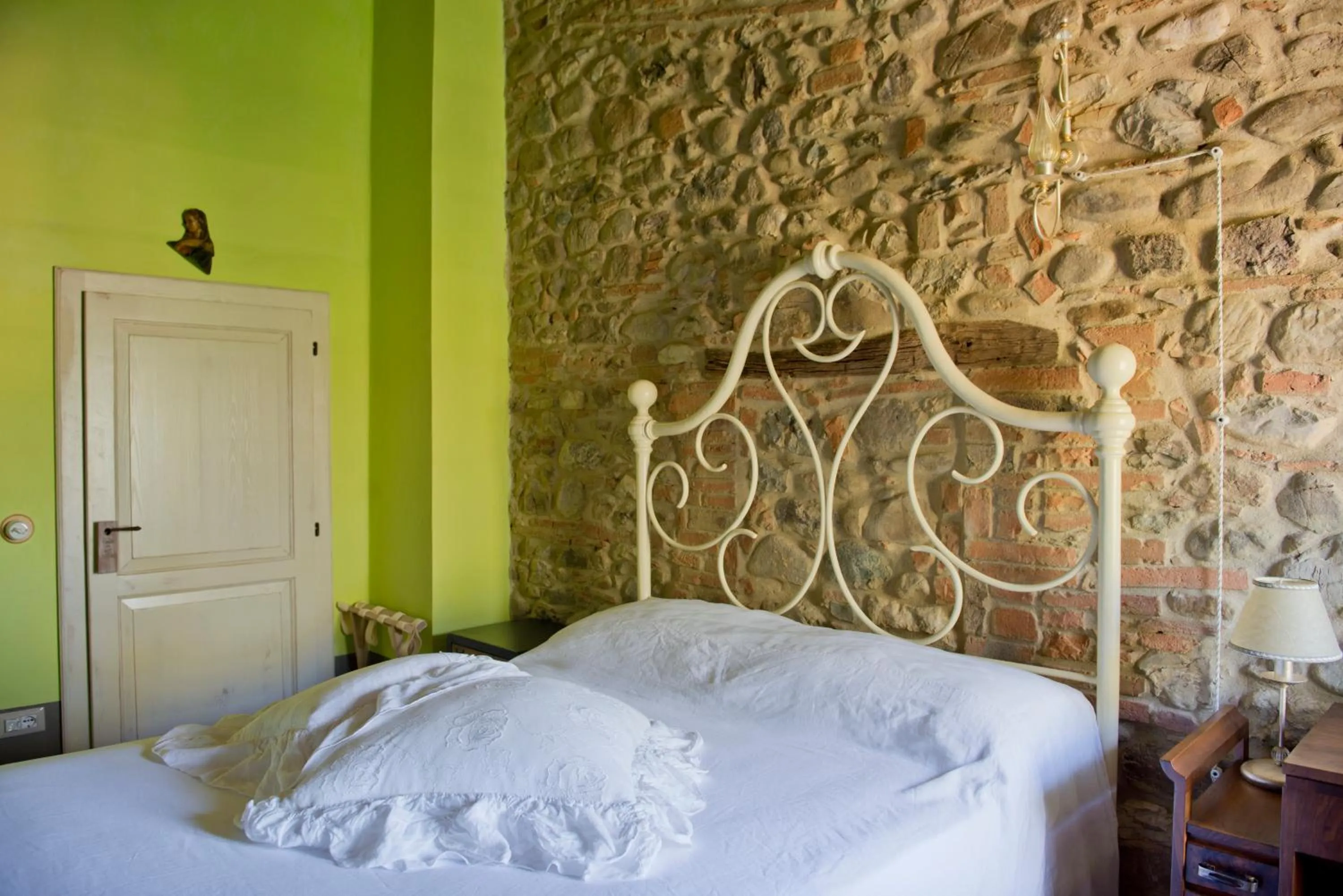 Bed in Tenuta Le Tre Virtù