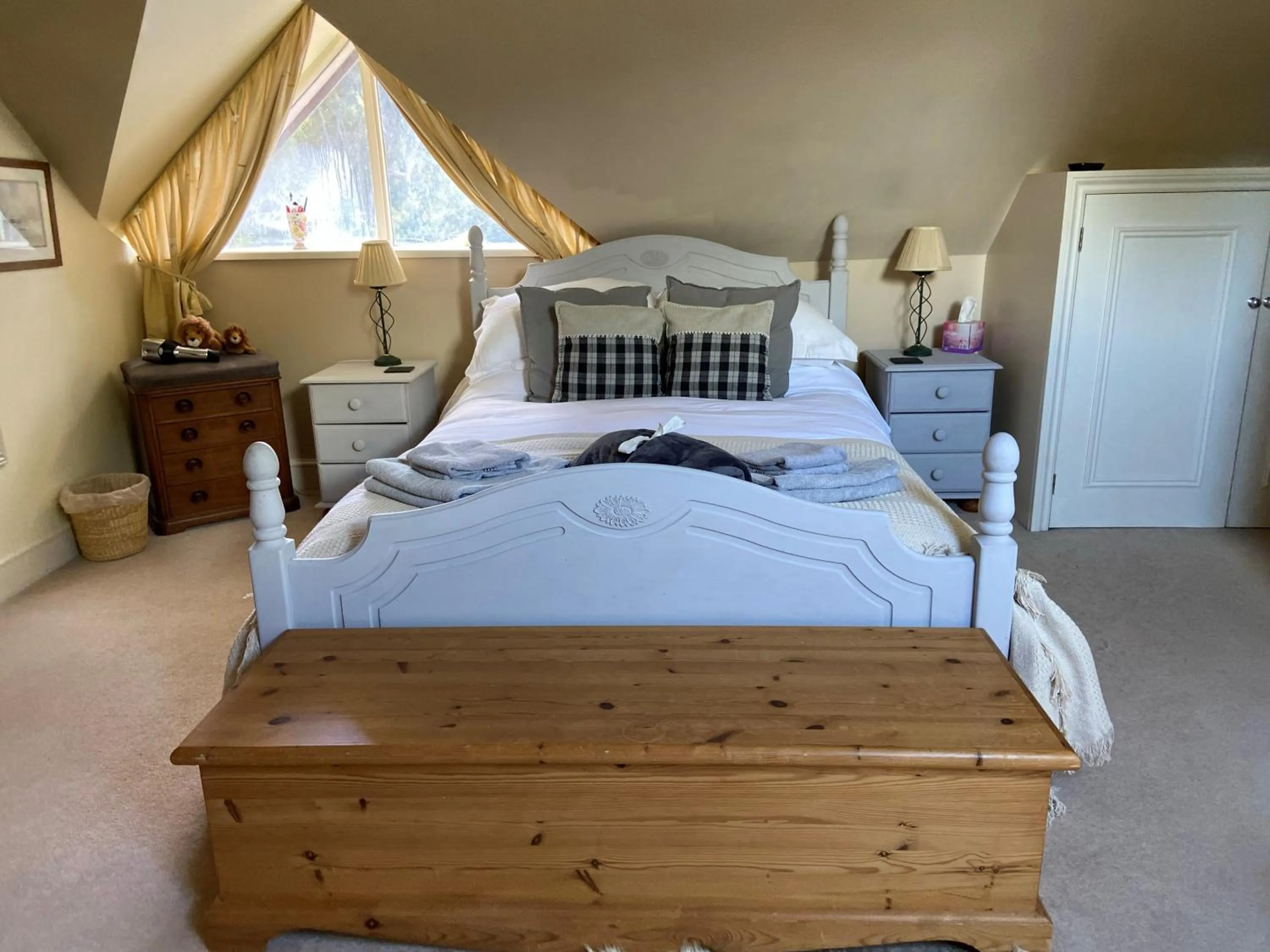 Bedroom, Bed in 5 Charlton Mill Way B&B