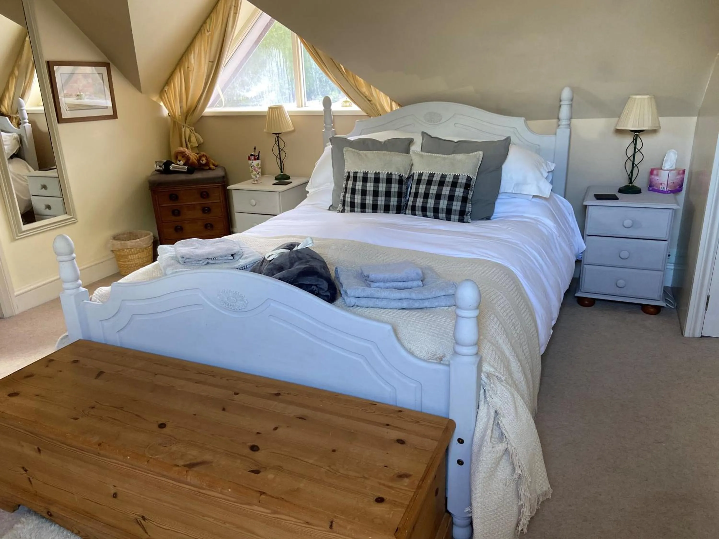 Bedroom, Bed in 5 Charlton Mill Way B&B