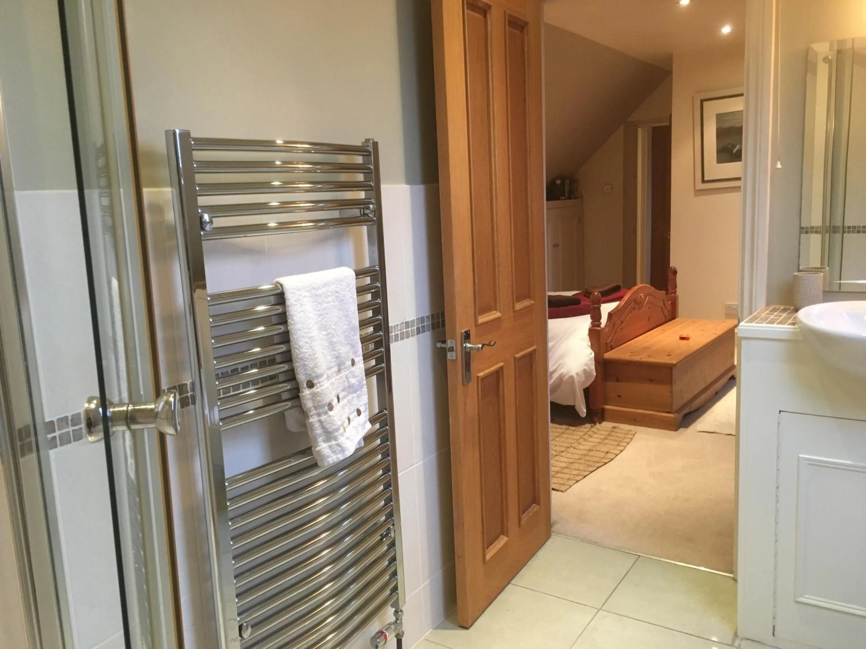 Bathroom, Bed in 5 Charlton Mill Way B&B