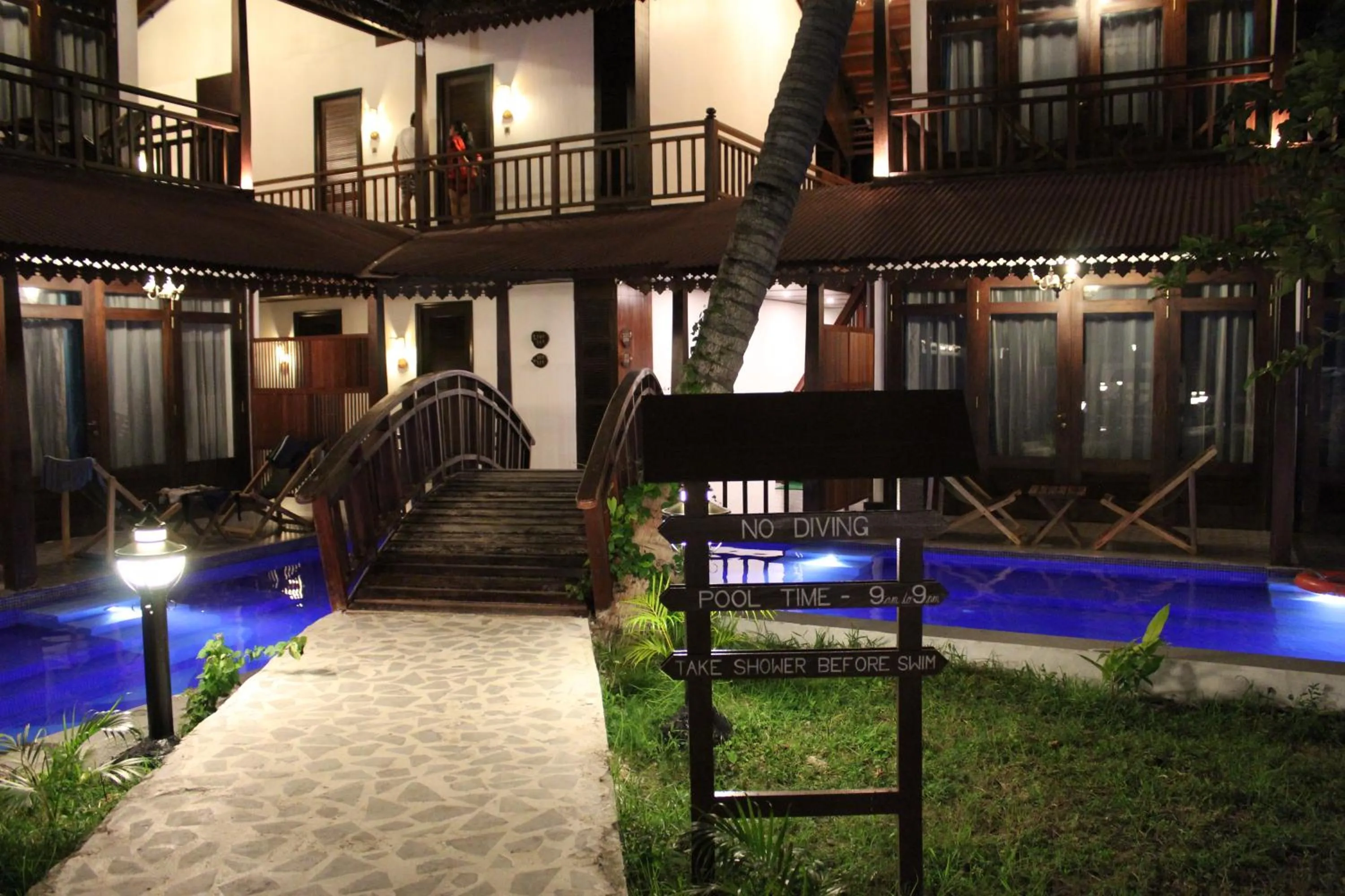 Swimming pool in Symphony Summer Sands Beach Resort And Spa