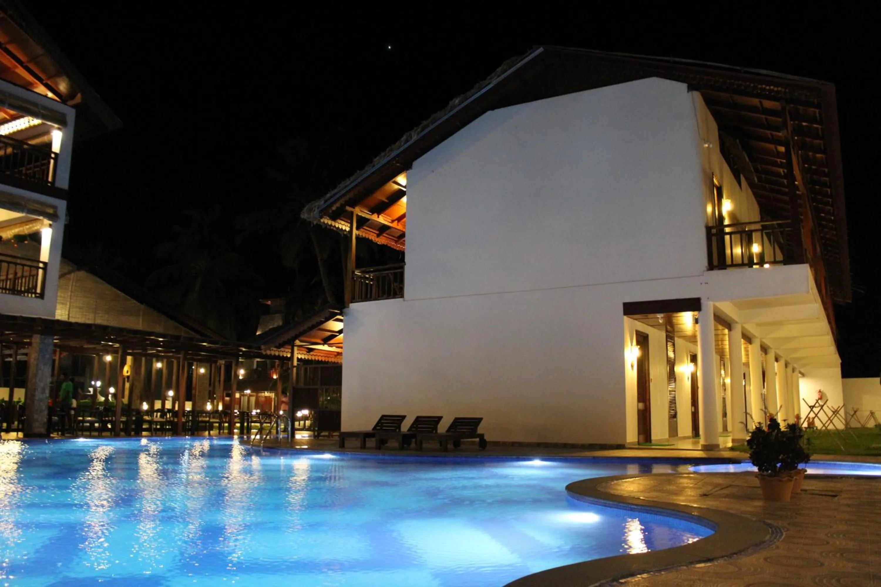 Area and facilities in Symphony Summer Sands Beach Resort And Spa