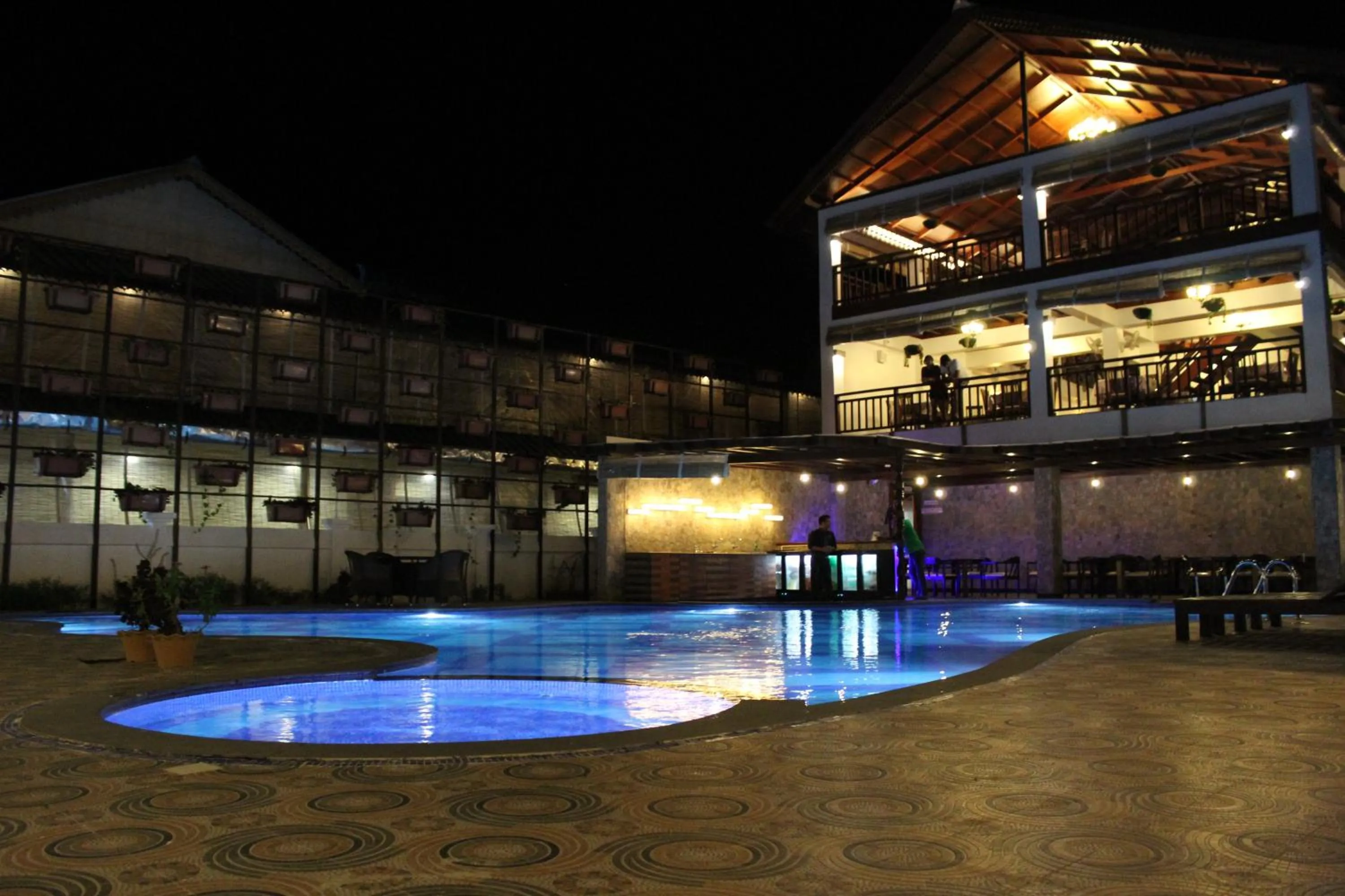 Swimming pool in Symphony Summer Sands Beach Resort And Spa