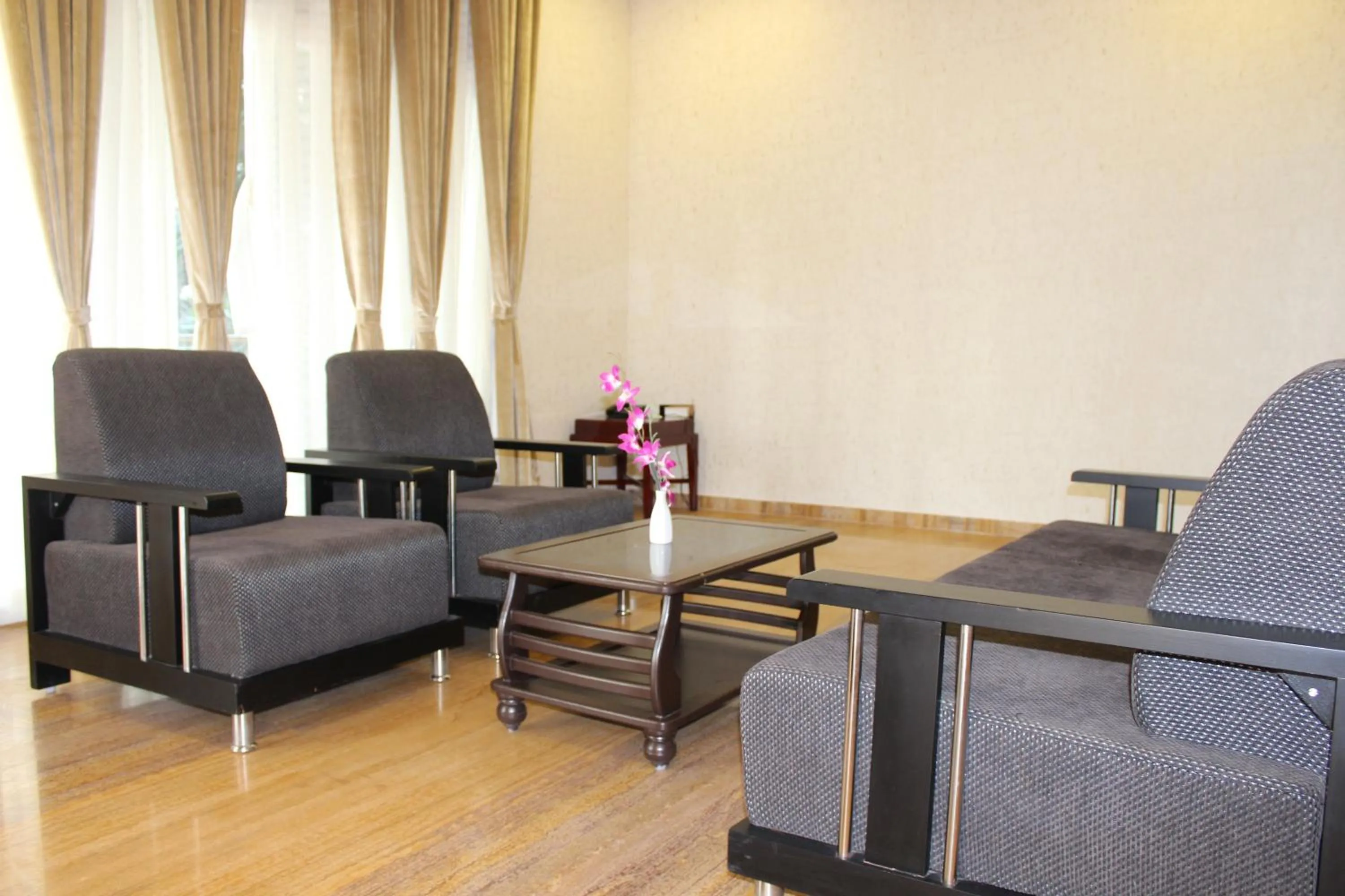 7 Seasons resort & Spa