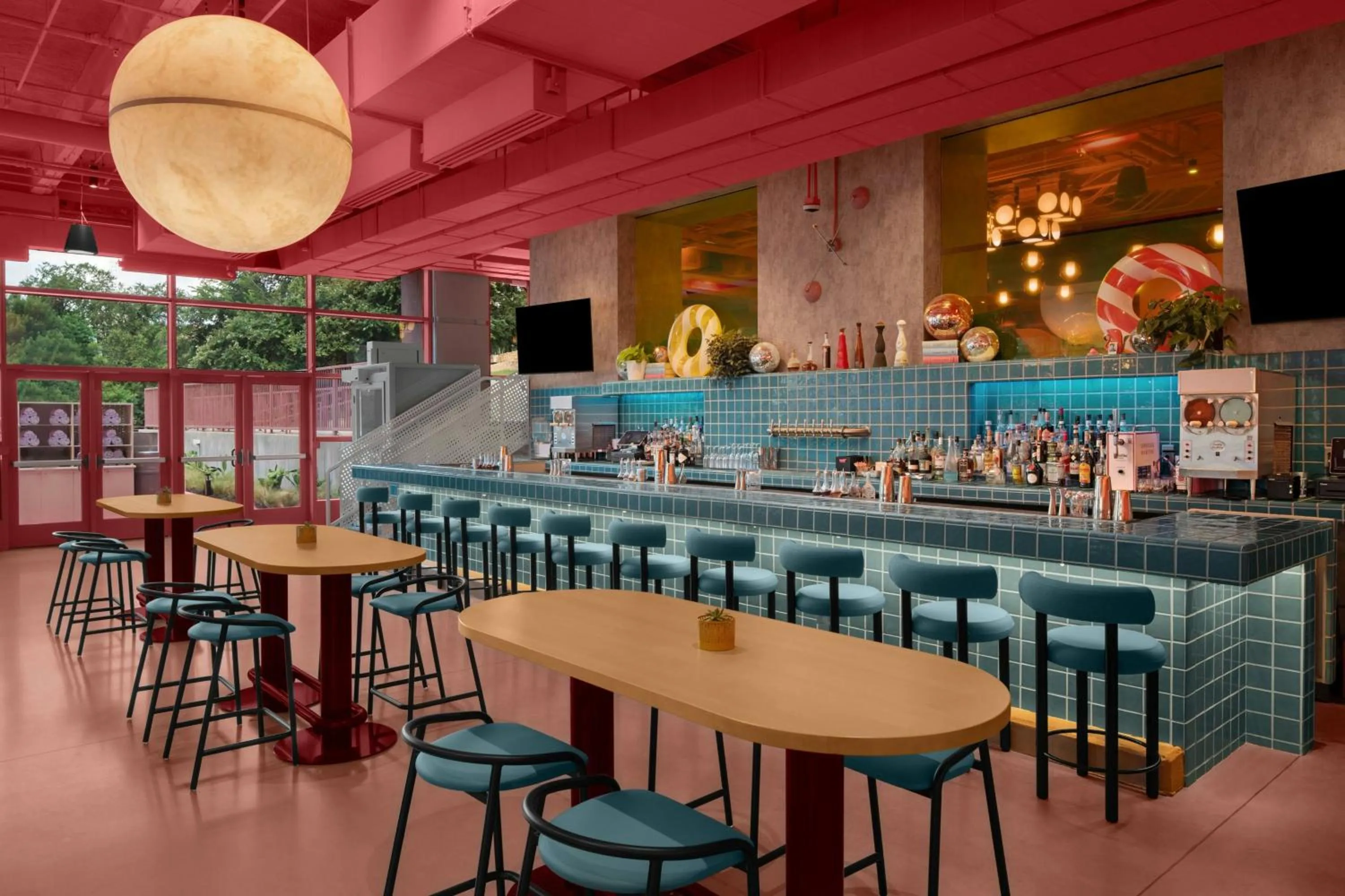 Lounge or bar in Downright Austin, A Renaissance Hotel