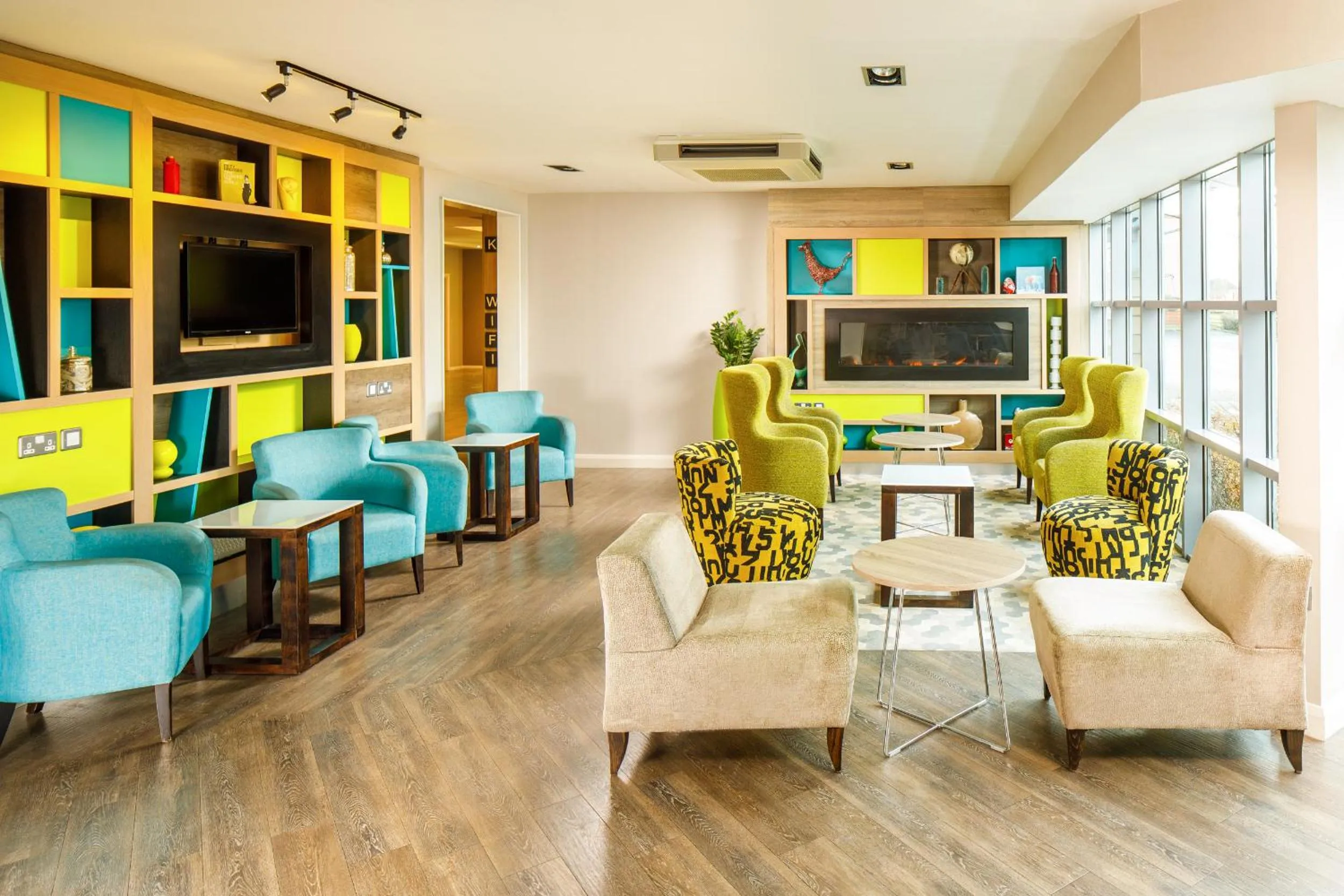 Lounge or bar in Holiday Inn Darlington - NORTH A1M, JCT.59 by IHG