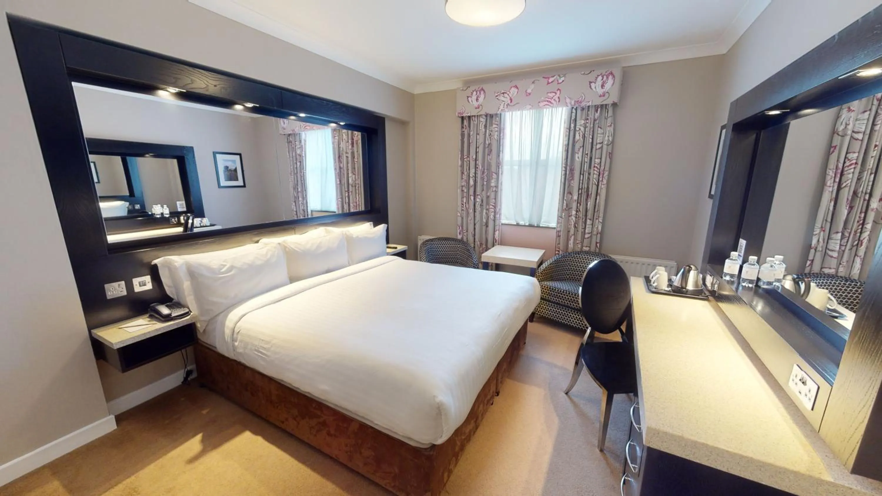 Bedroom, Bed in Ashling Hotel Dublin