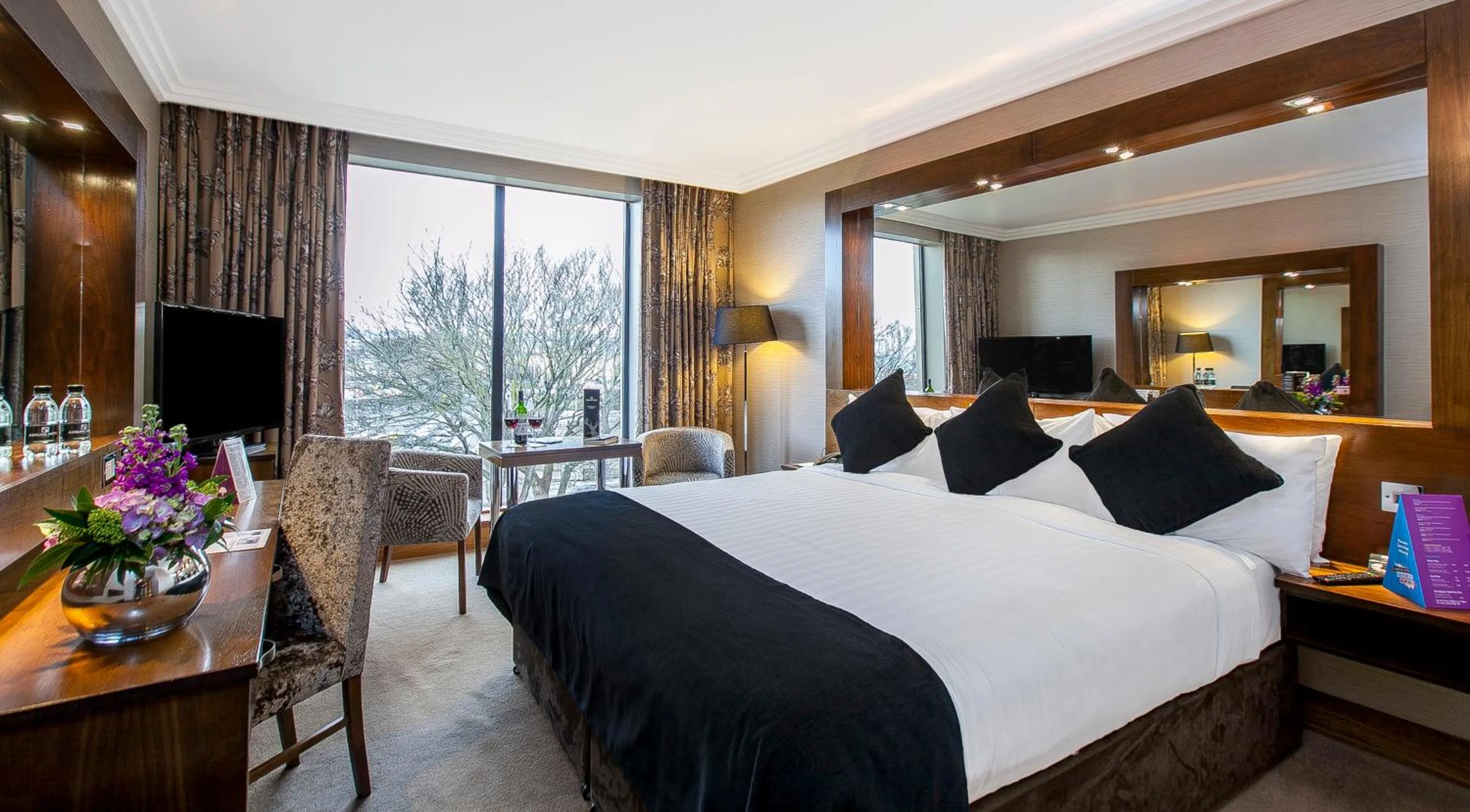 Photo of the whole room, Bed in Ashling Hotel Dublin